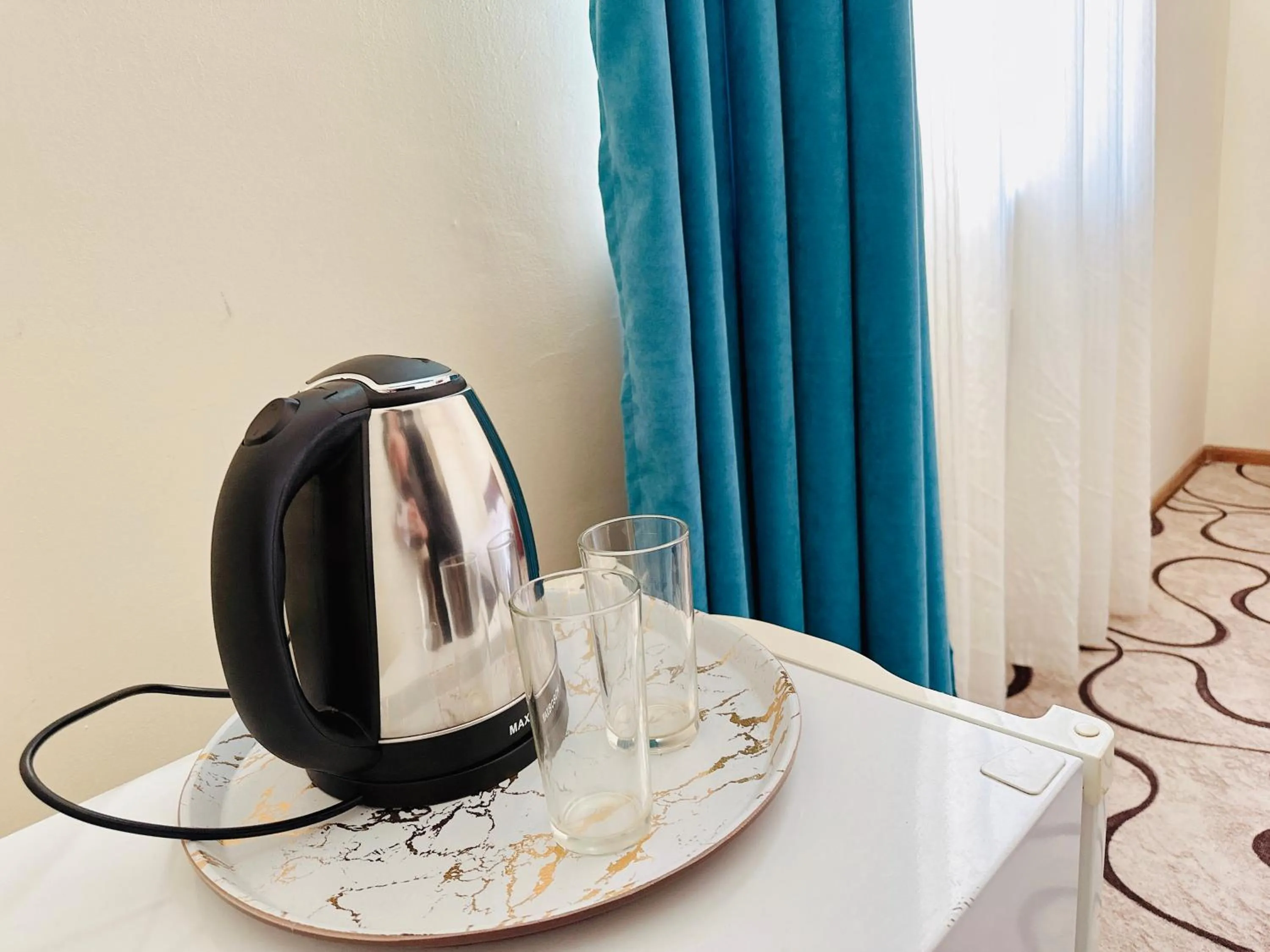 Coffee/tea facilities in SD Hotel