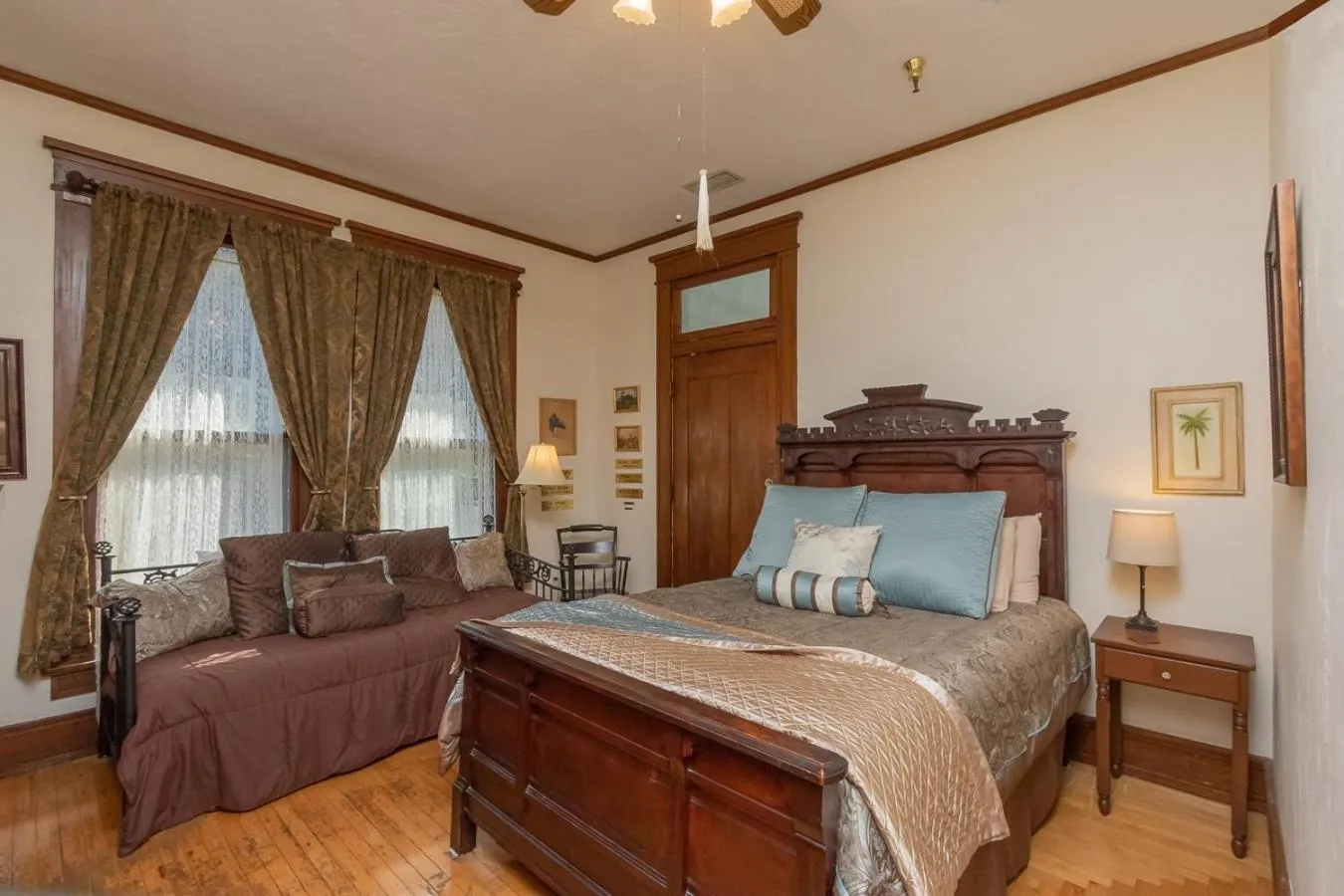 Photo of the whole room, Bed in Herlong Mansion Bed & Breakfast