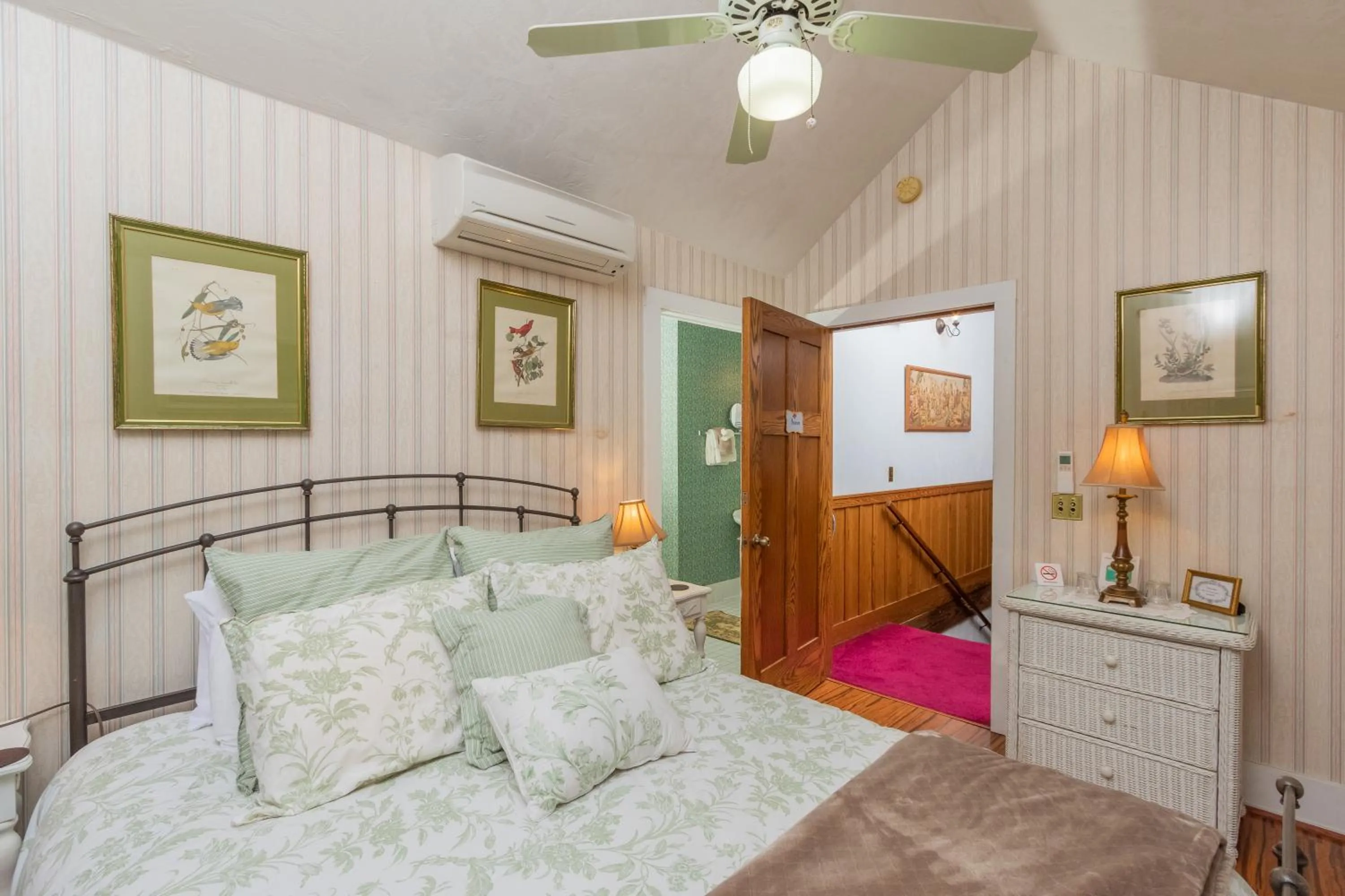 Bedroom, Bed in Herlong Mansion Bed & Breakfast