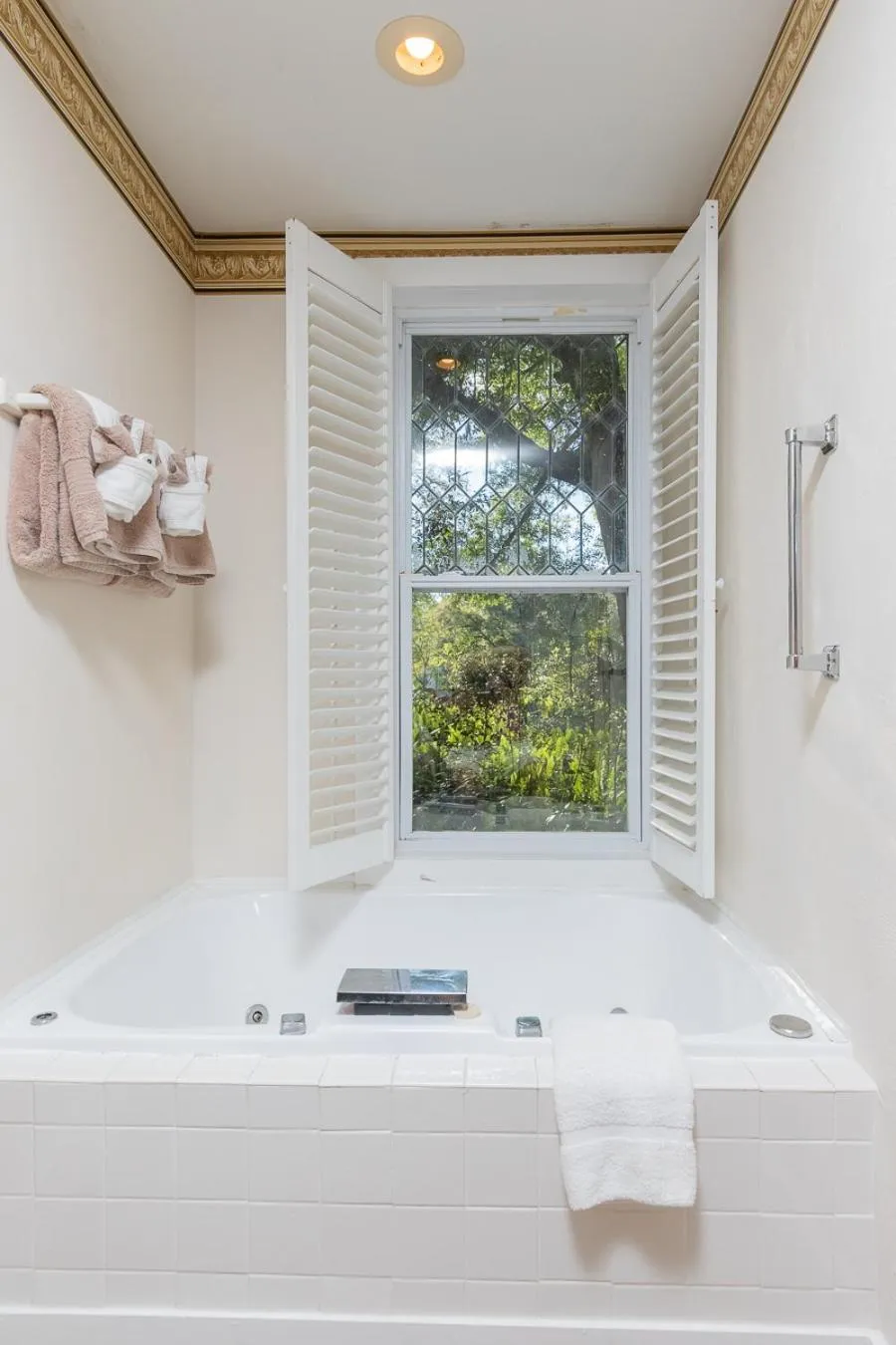 Herlong Mansion Bed & Breakfast