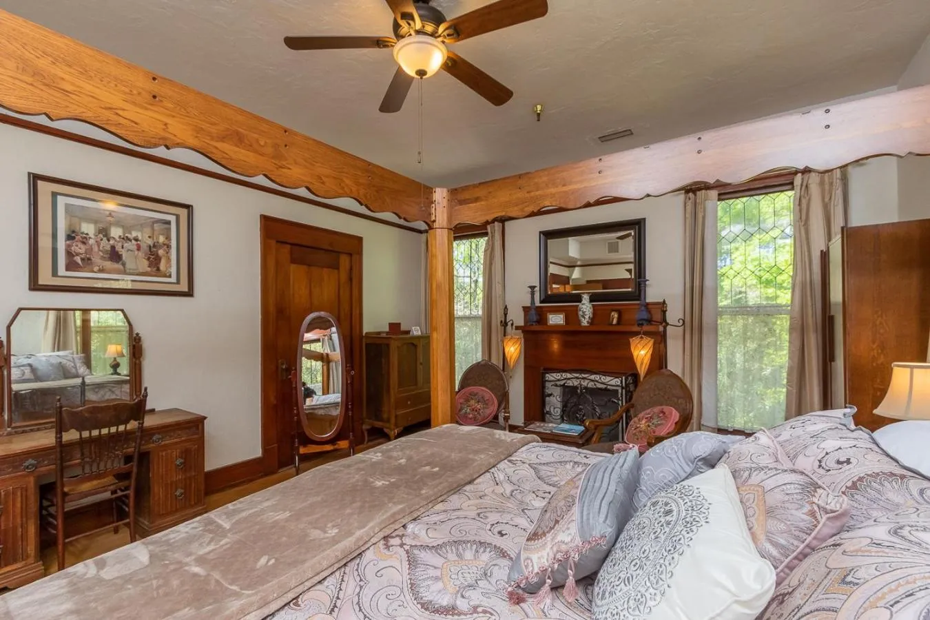 Photo of the whole room, Bed in Herlong Mansion Bed & Breakfast