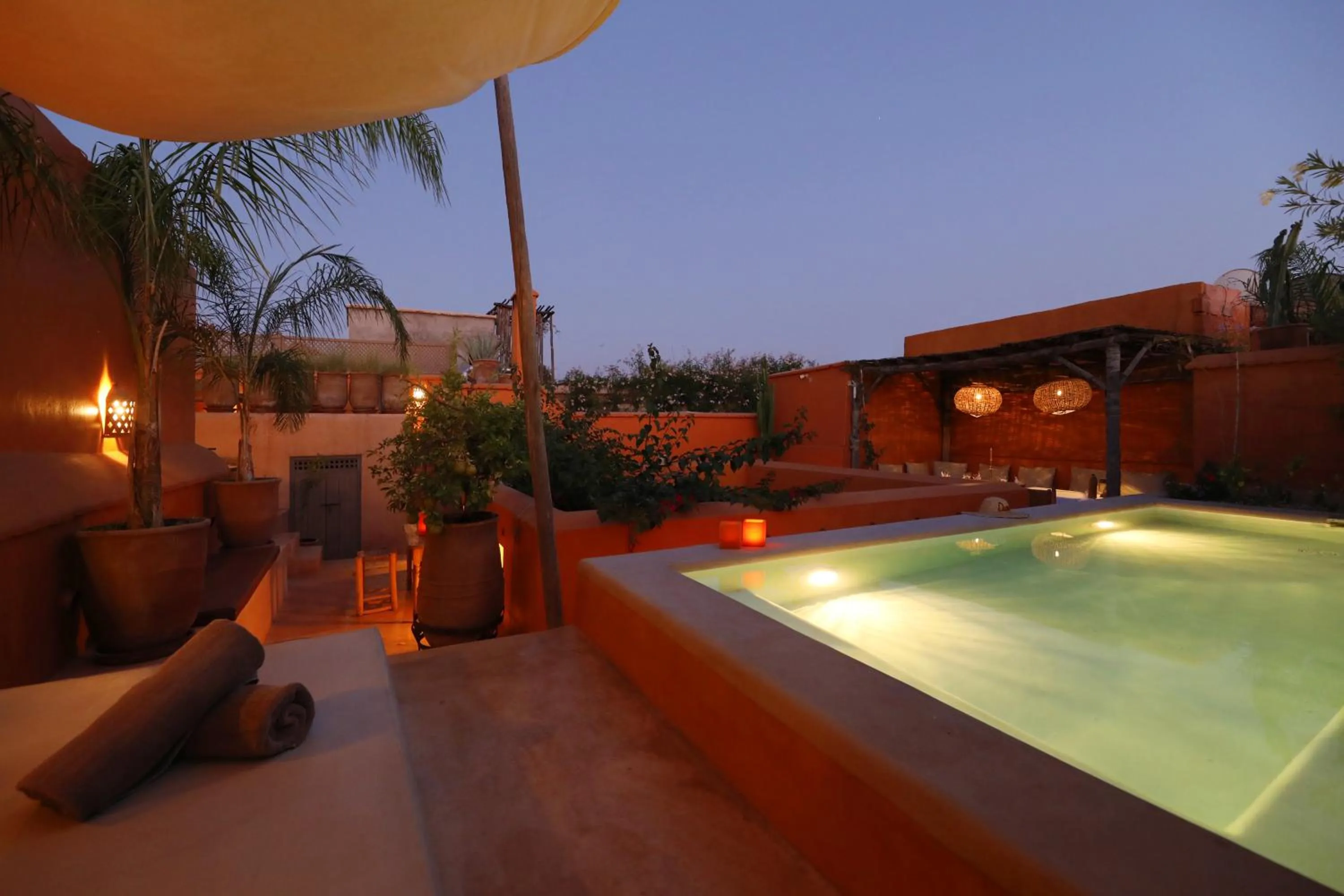 Swimming pool in Dar Akal