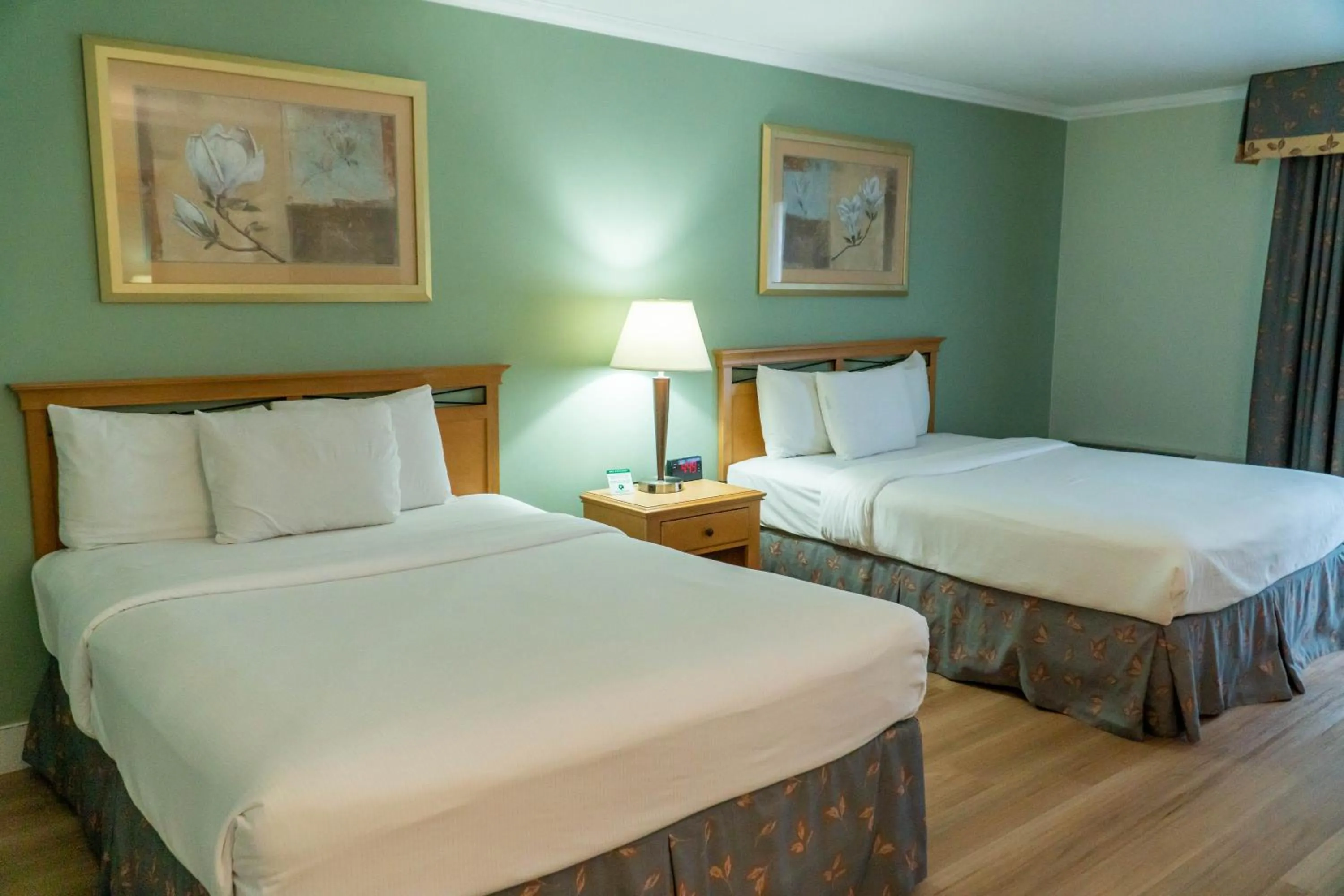 Bedroom, Bed in Hotel Piccadilly