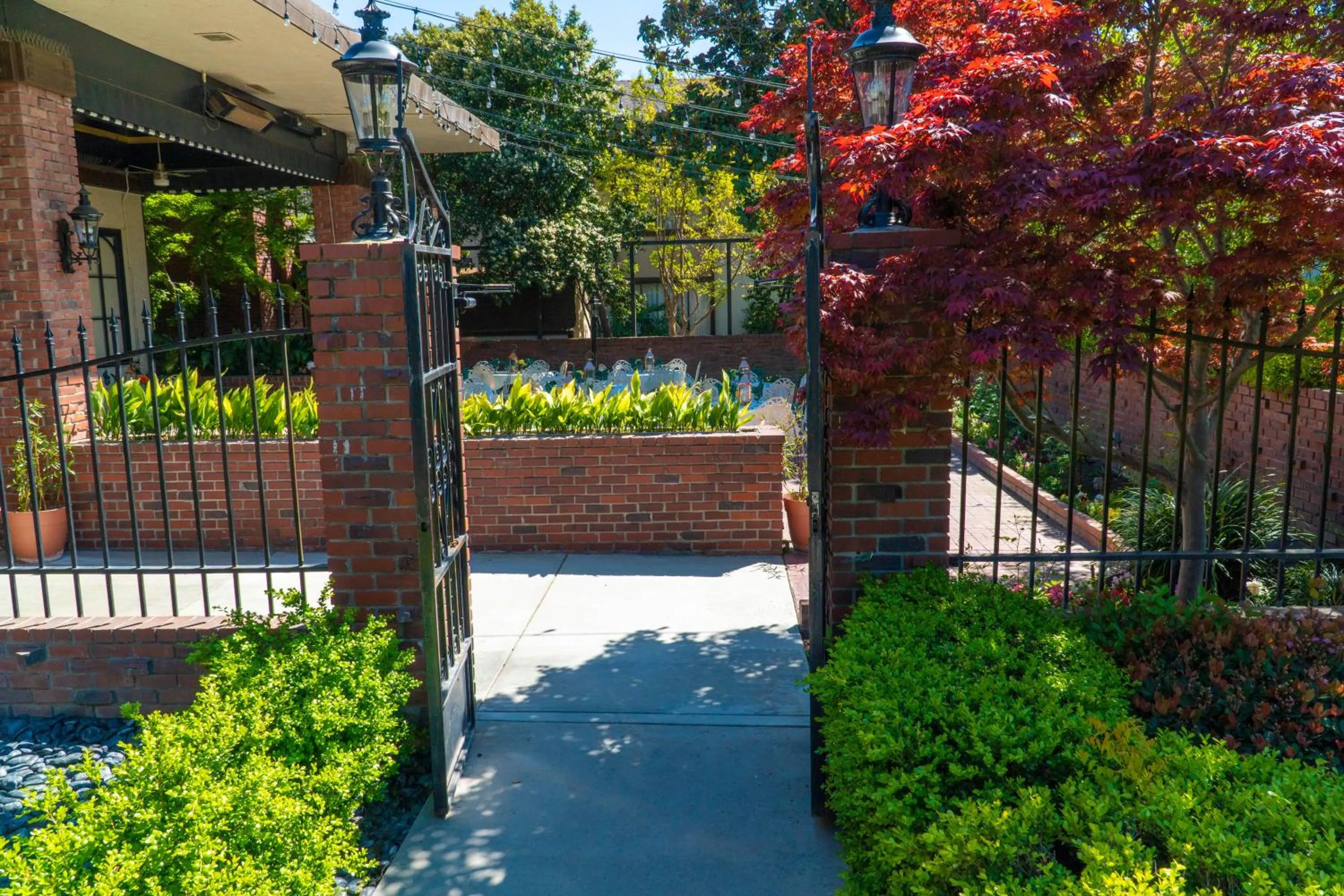 Property building in Hotel Piccadilly