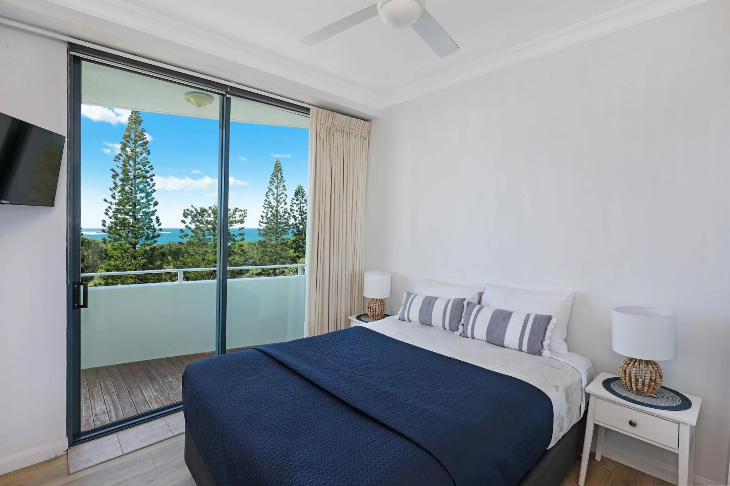 Bedroom, Bed in Santorini Twin Waters