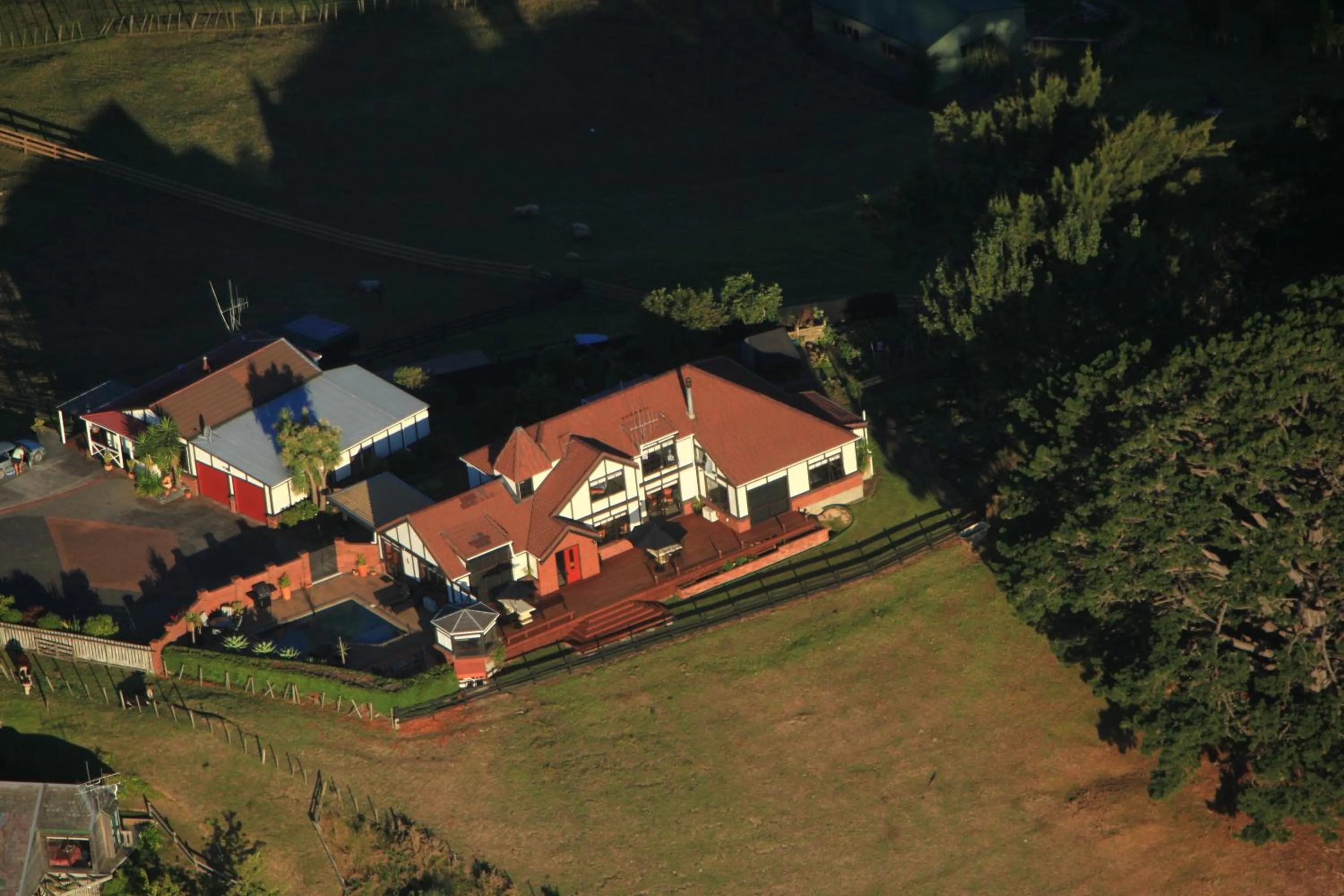 Facade/entrance in Chartré Manor B&B