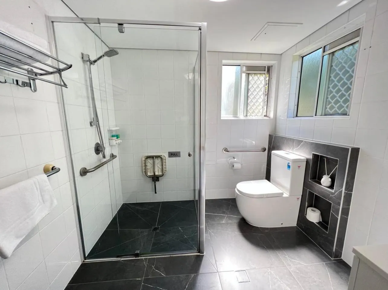 Bathroom in Benson Court Motel