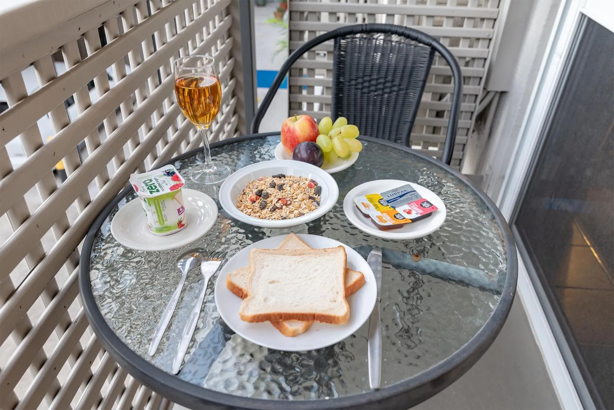 Food in Benson Court Motel