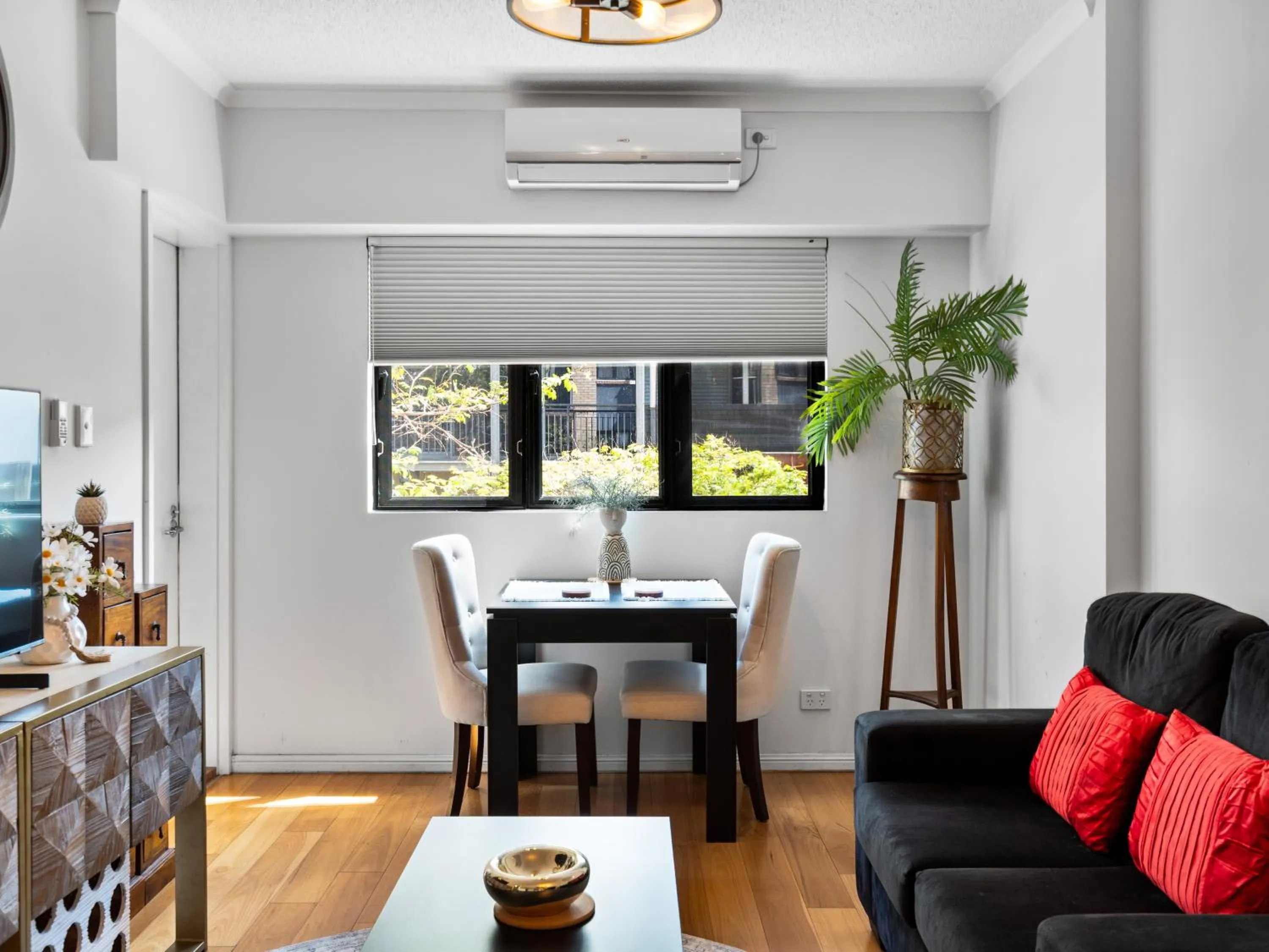 Central Brunswick Apartment Hotel