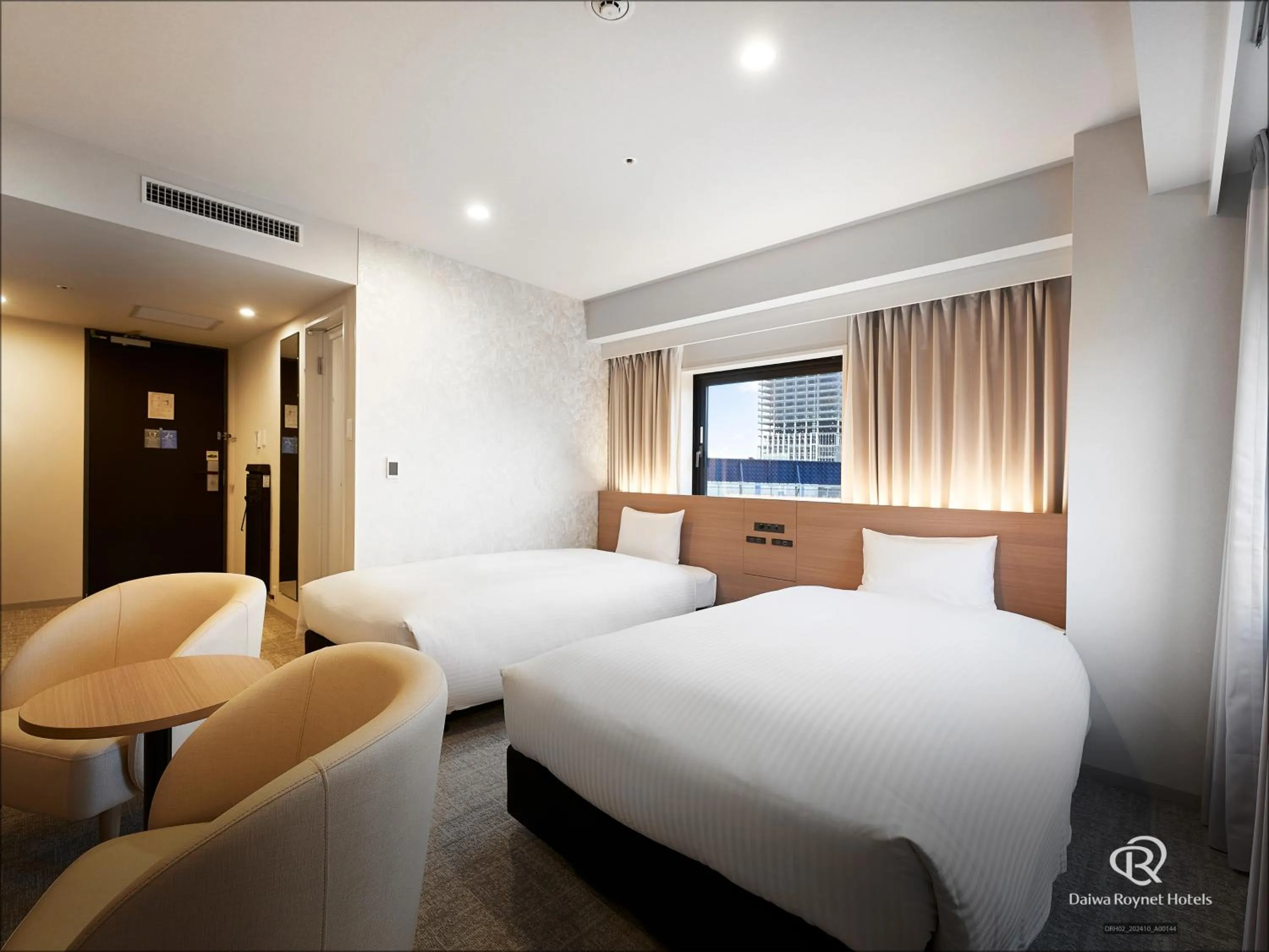Bed in Daiwa Roynet Hotel Yokohama-Koen