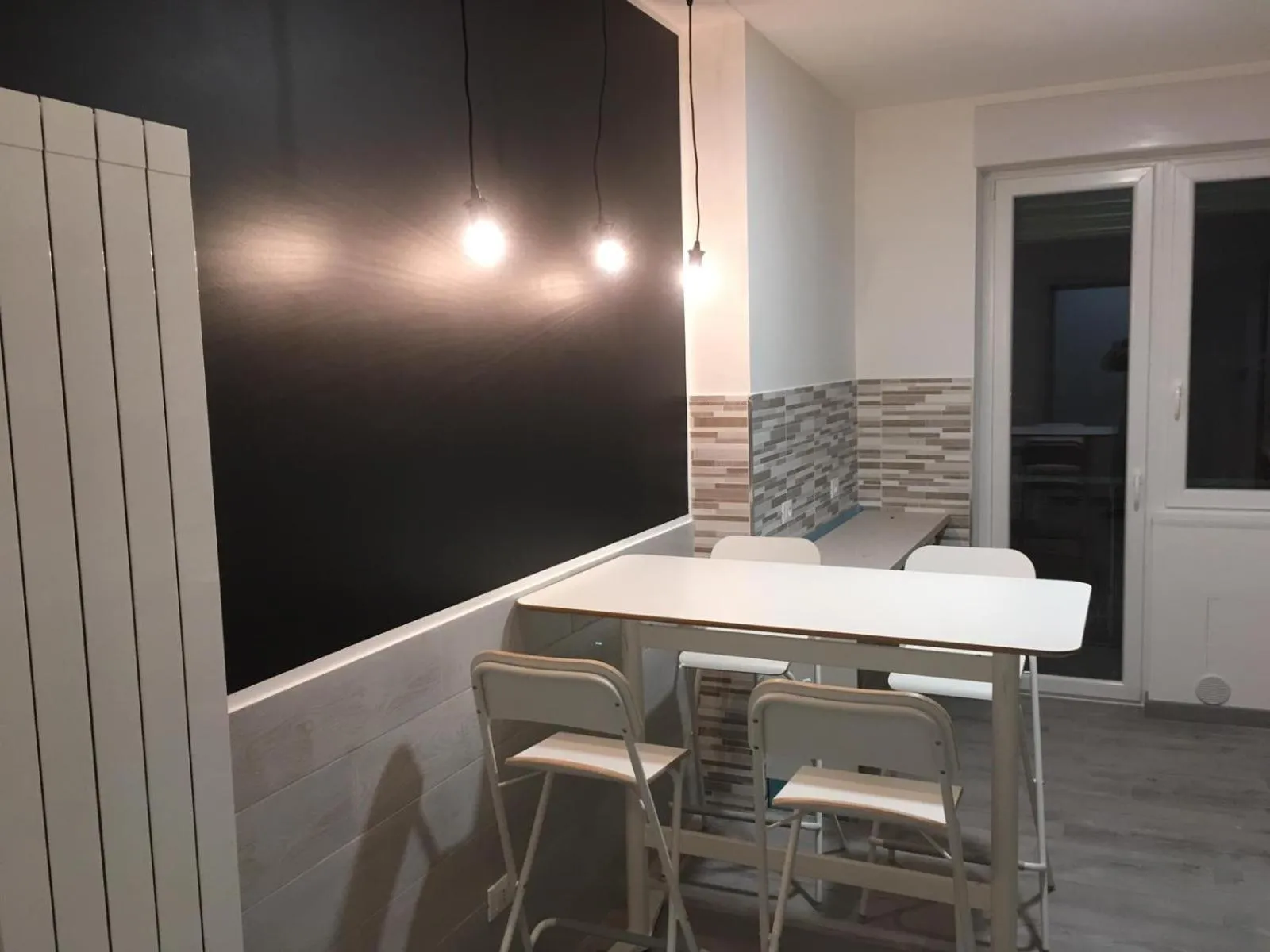 Dining area in Novantatrè