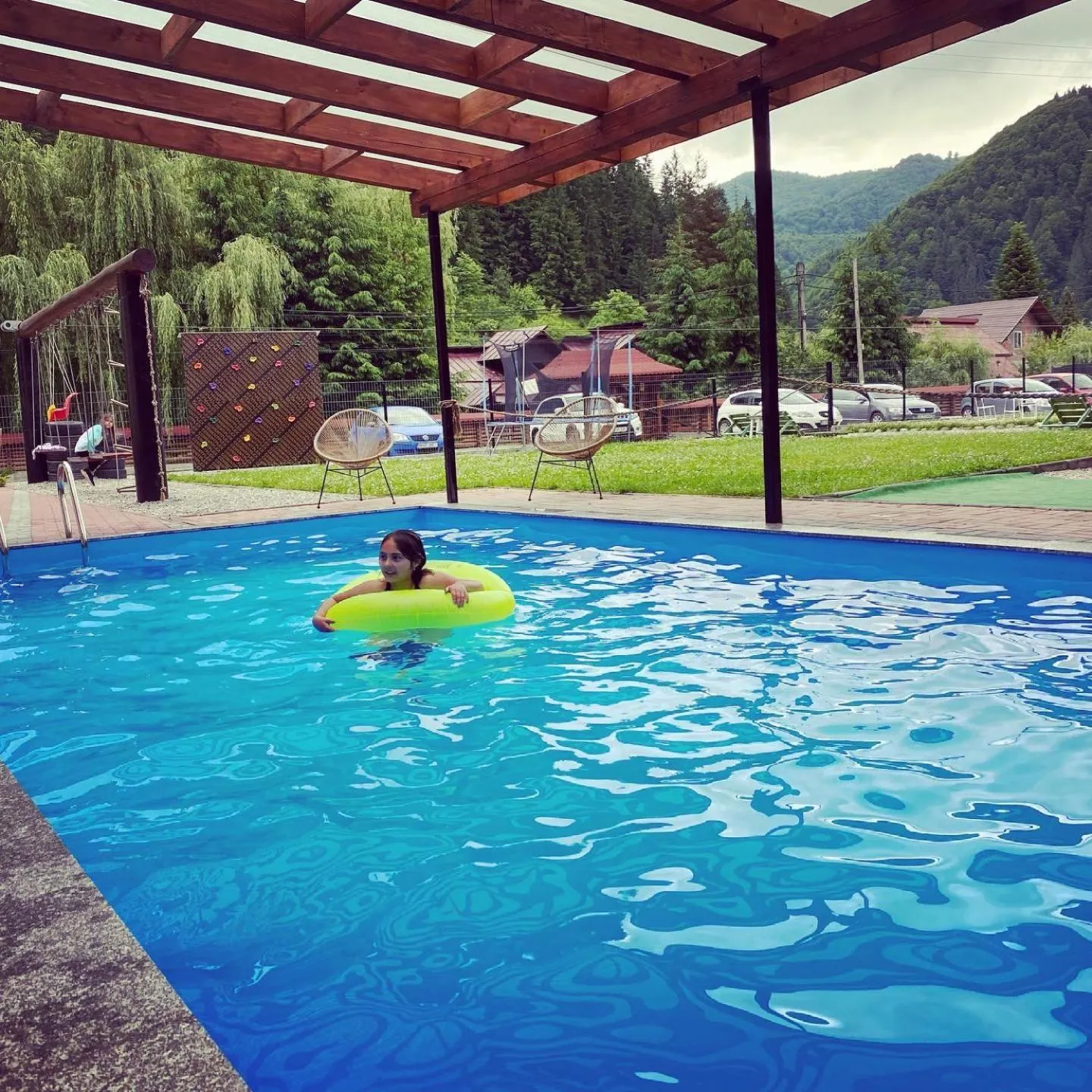 Swimming pool in Maison Platanus