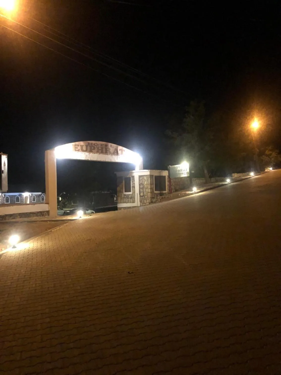 Facade/entrance in Hotel Euphrat Nemrut
