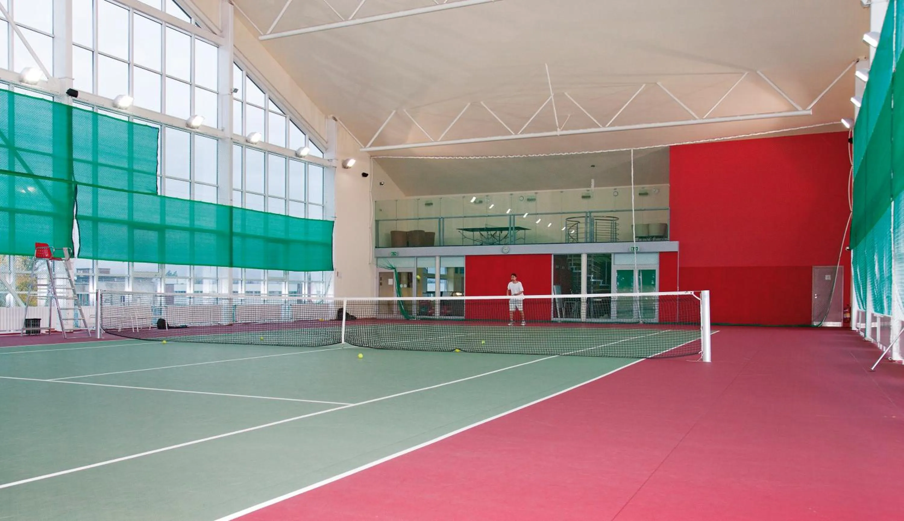 Tennis court in Hotel Spolcentrum