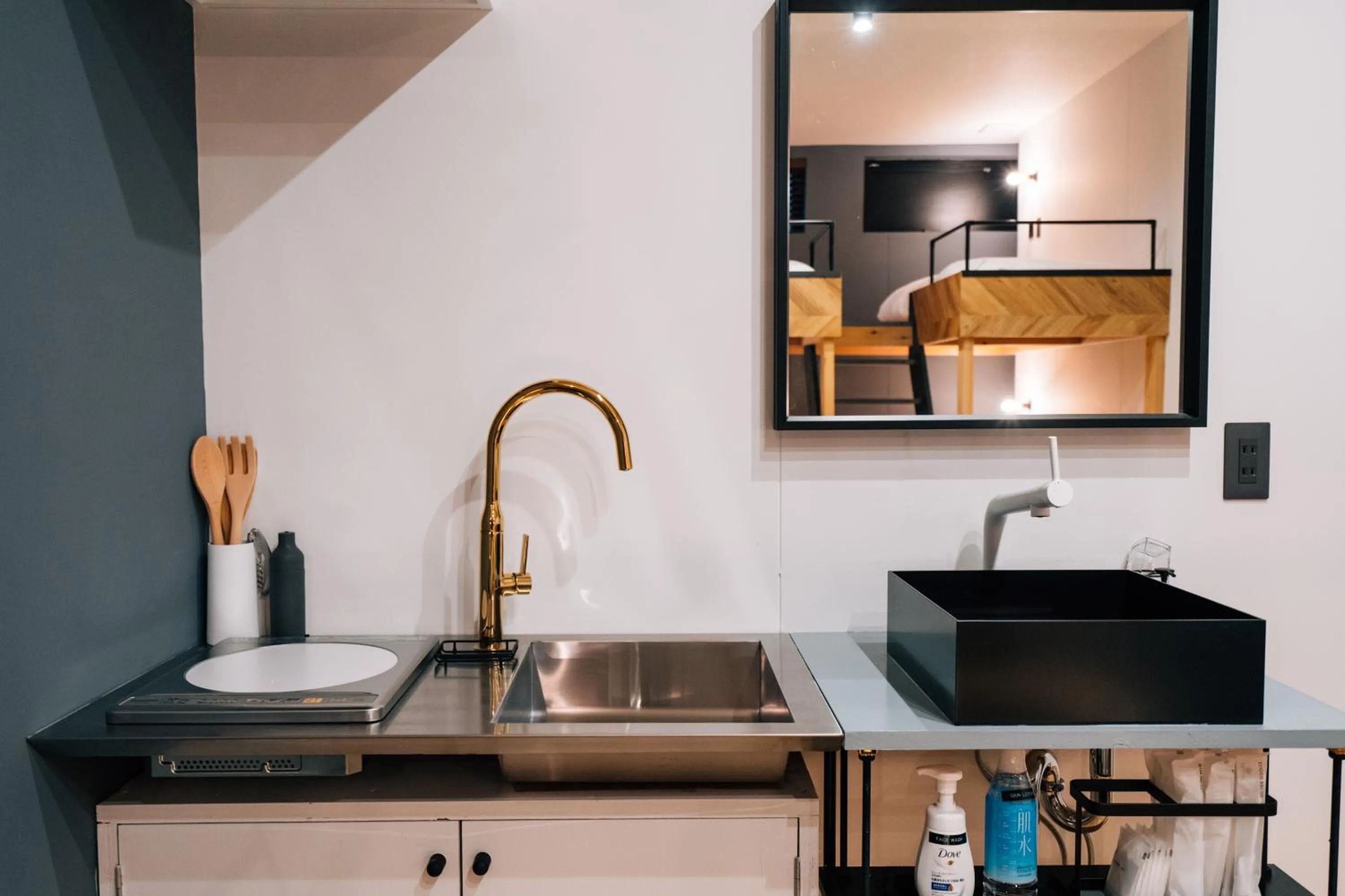 Kitchen or kitchenette in mizuka Daimyo 3 - unmanned hotel-