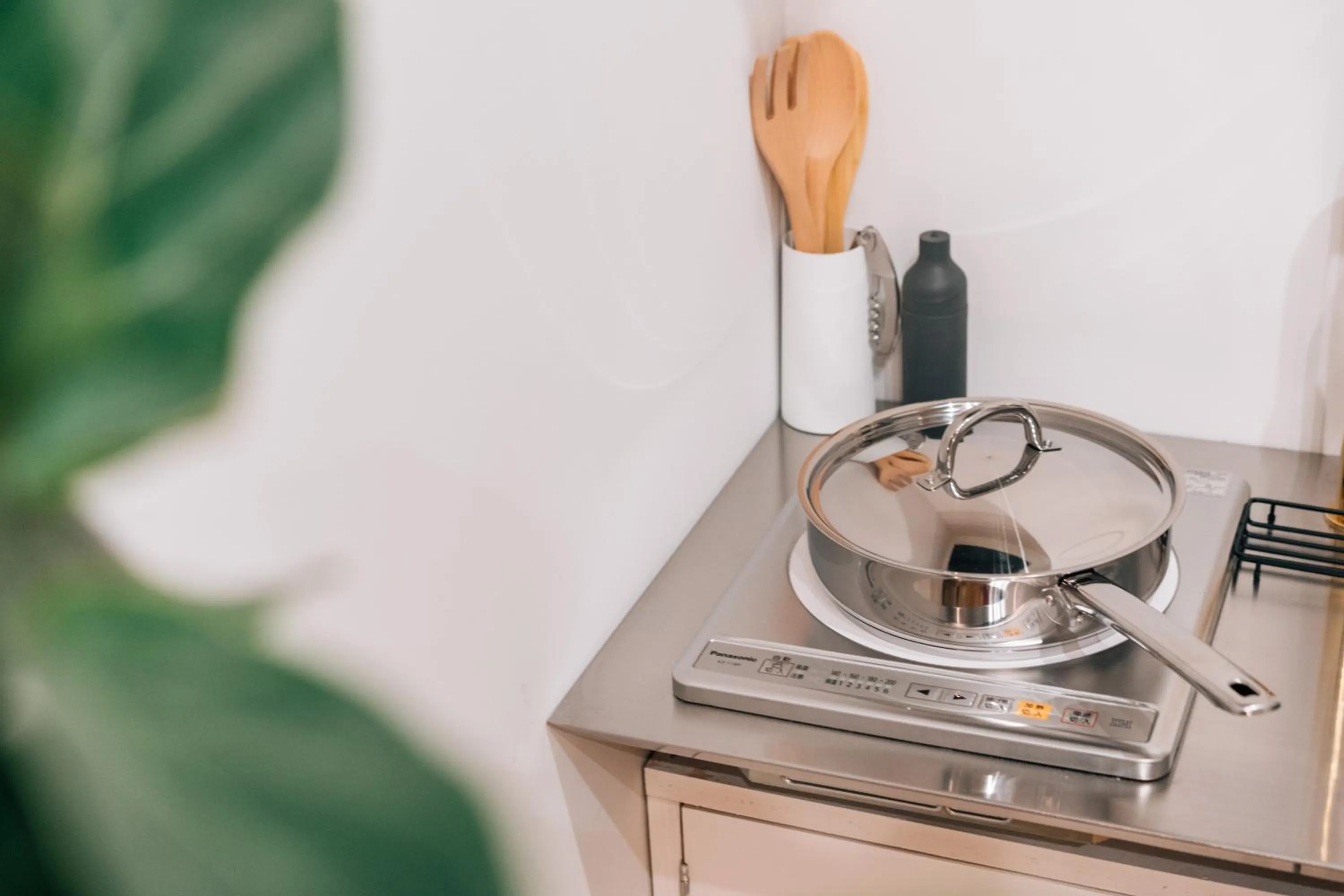 Kitchen or kitchenette in mizuka Daimyo 3 - unmanned hotel-