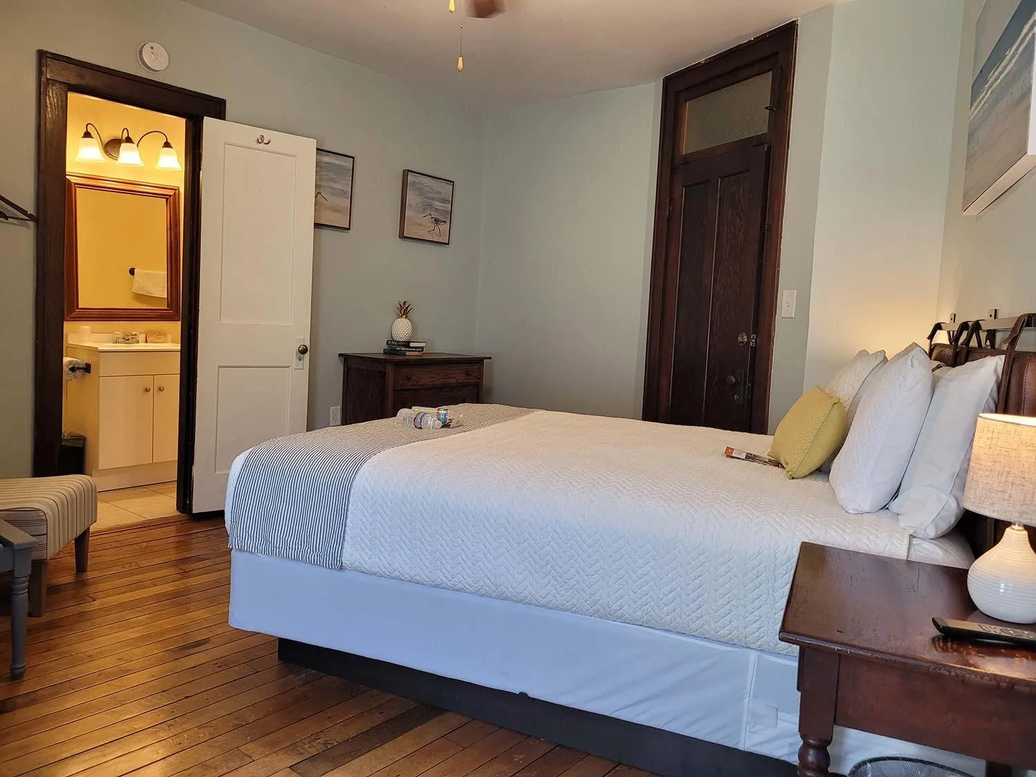 Bed in Historic Hotel Nichols