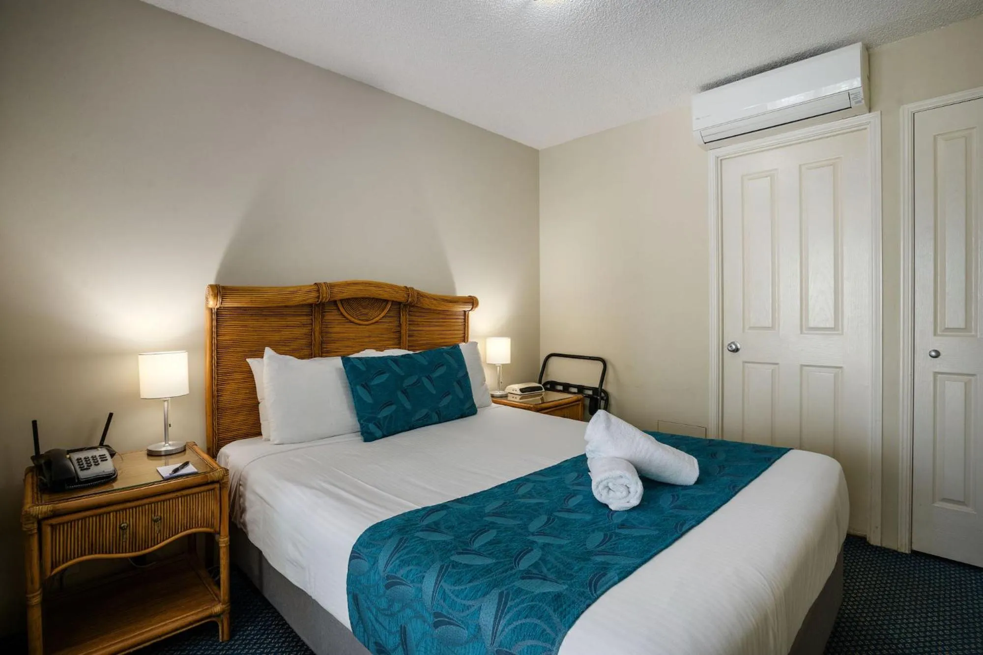 Bedroom, Bed in Landmark Resort