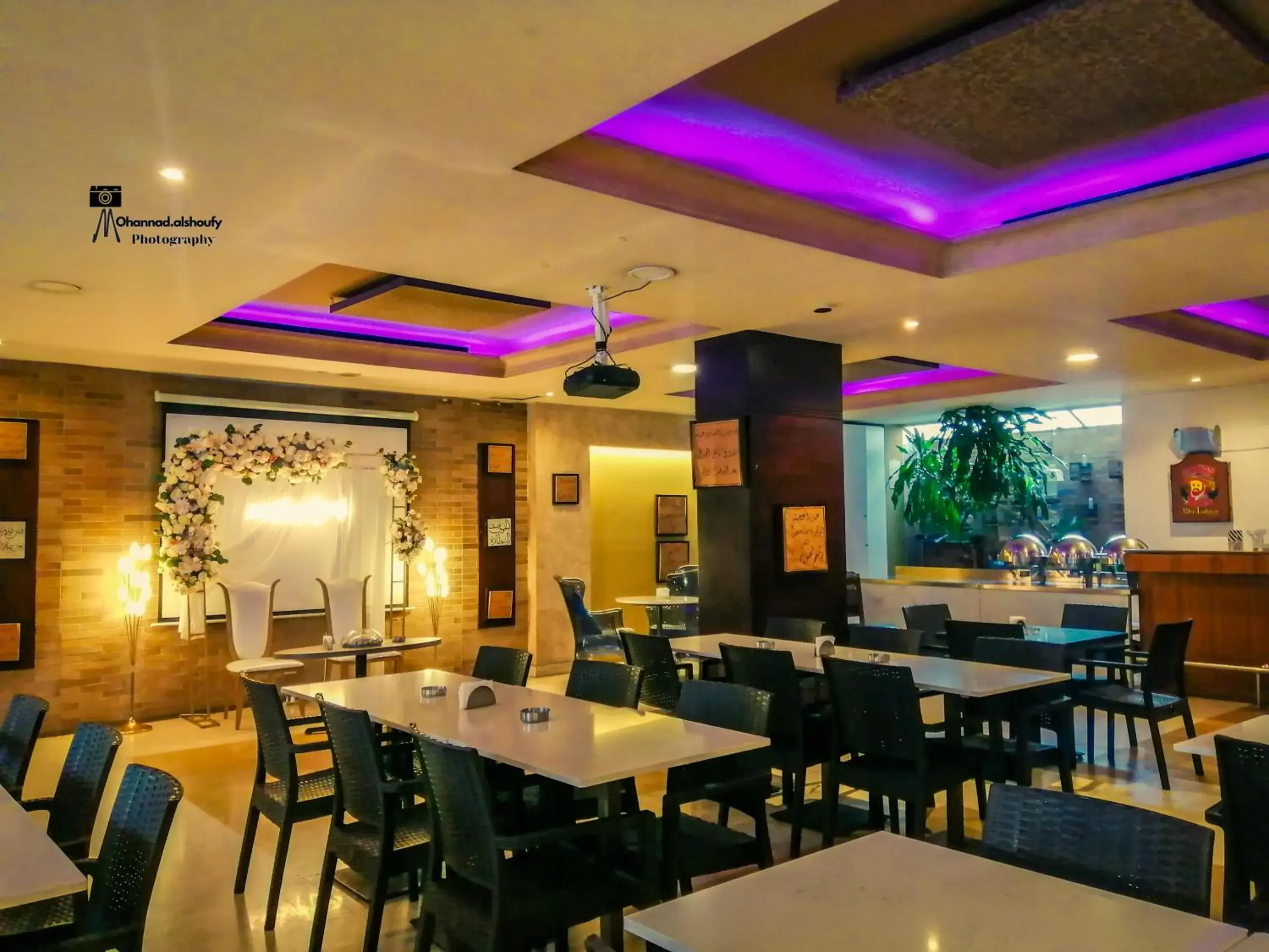 Restaurant/places to eat in Caesar's Park Hotel Restaurant/places to eat in Caesar's Park Hotel