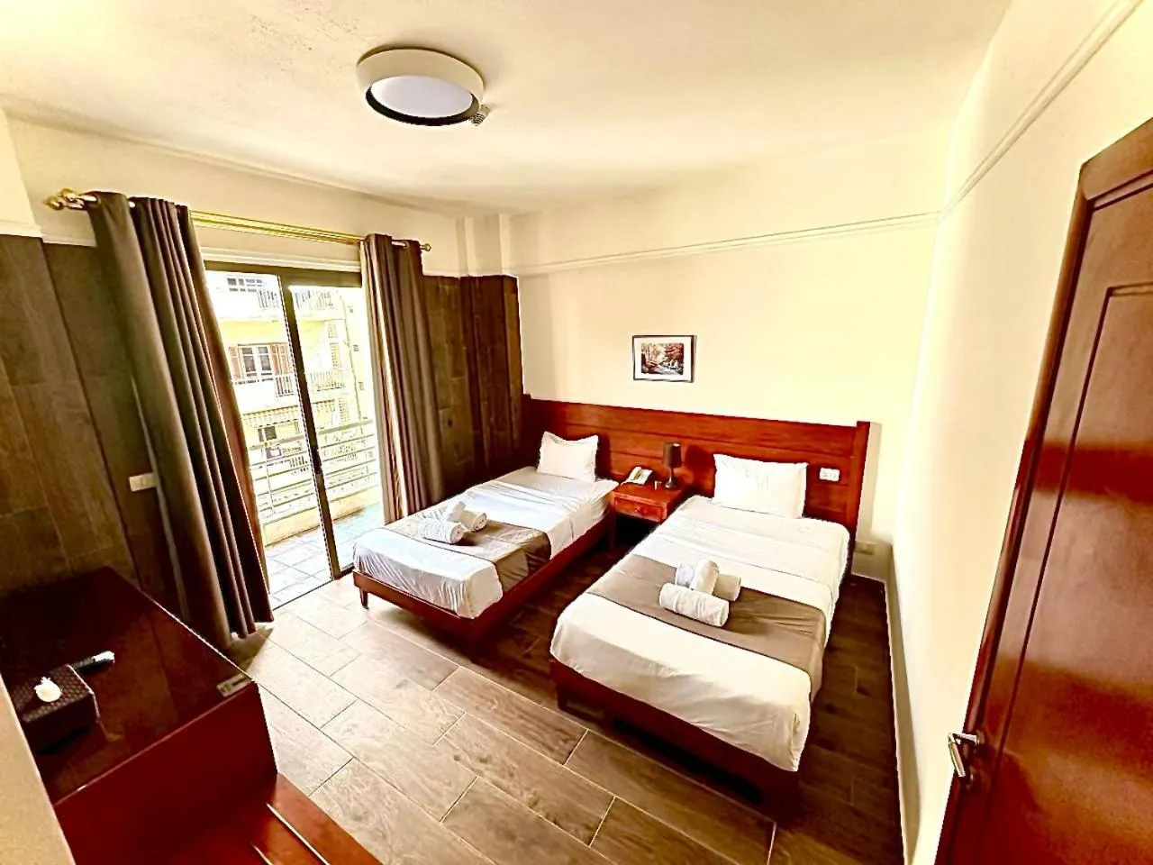 Bedroom, Bed in Caesar's Park Hotel