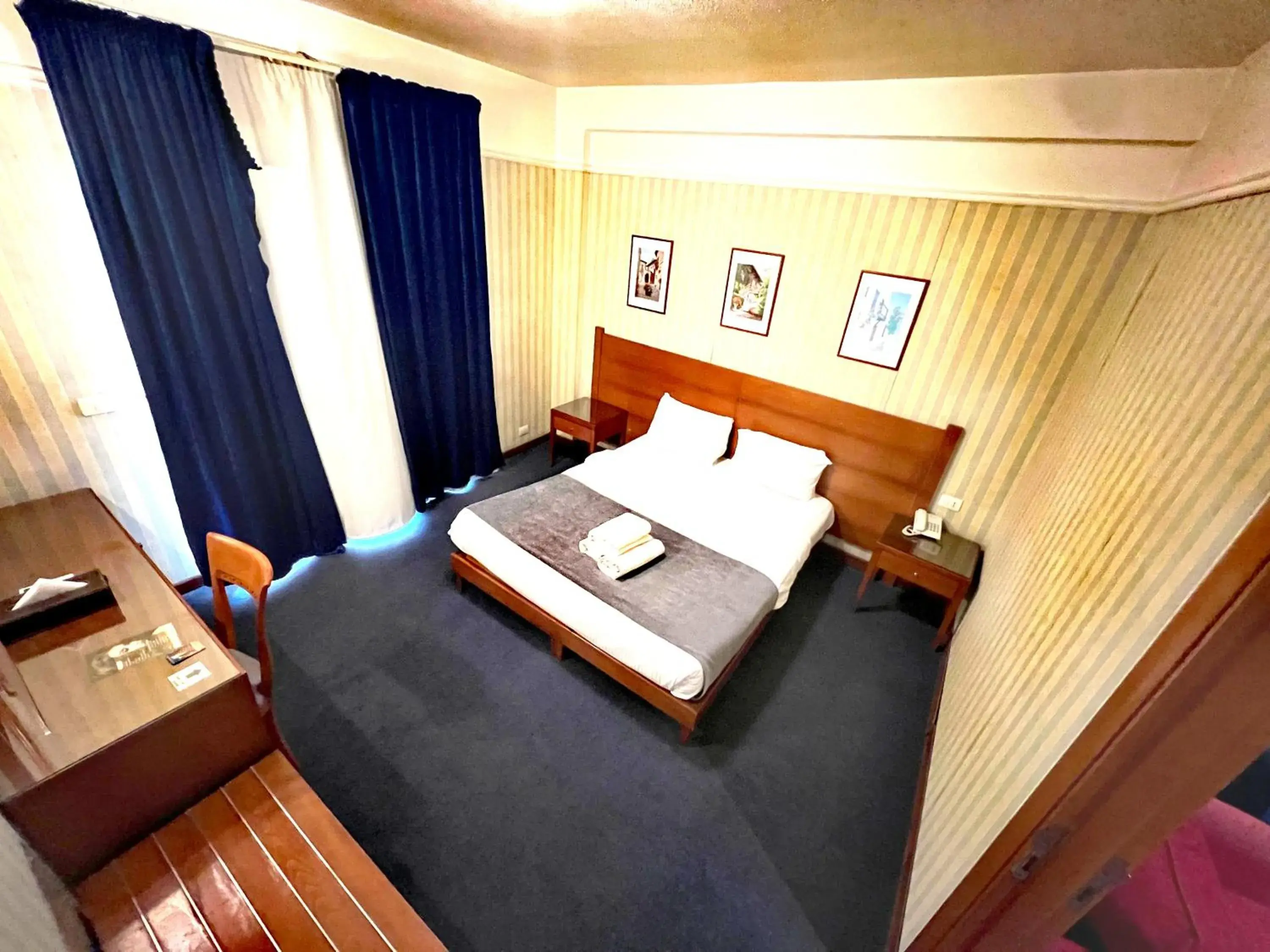 Bedroom, Bed in Caesar's Park Hotel Bedroom, Bed in Caesar's Park Hotel