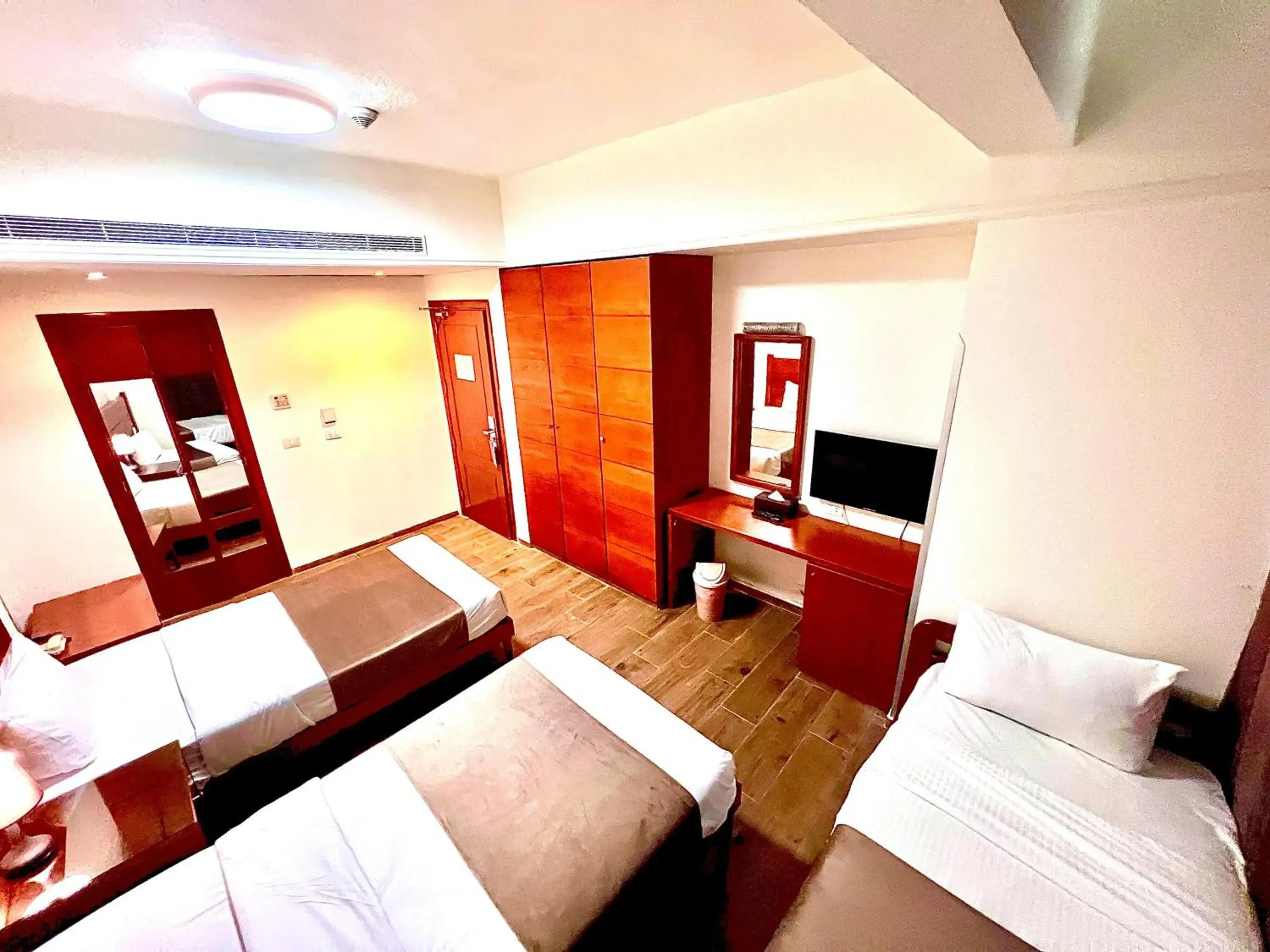 Bedroom, Bed in Caesar's Park Hotel Bedroom, Bed in Caesar's Park Hotel