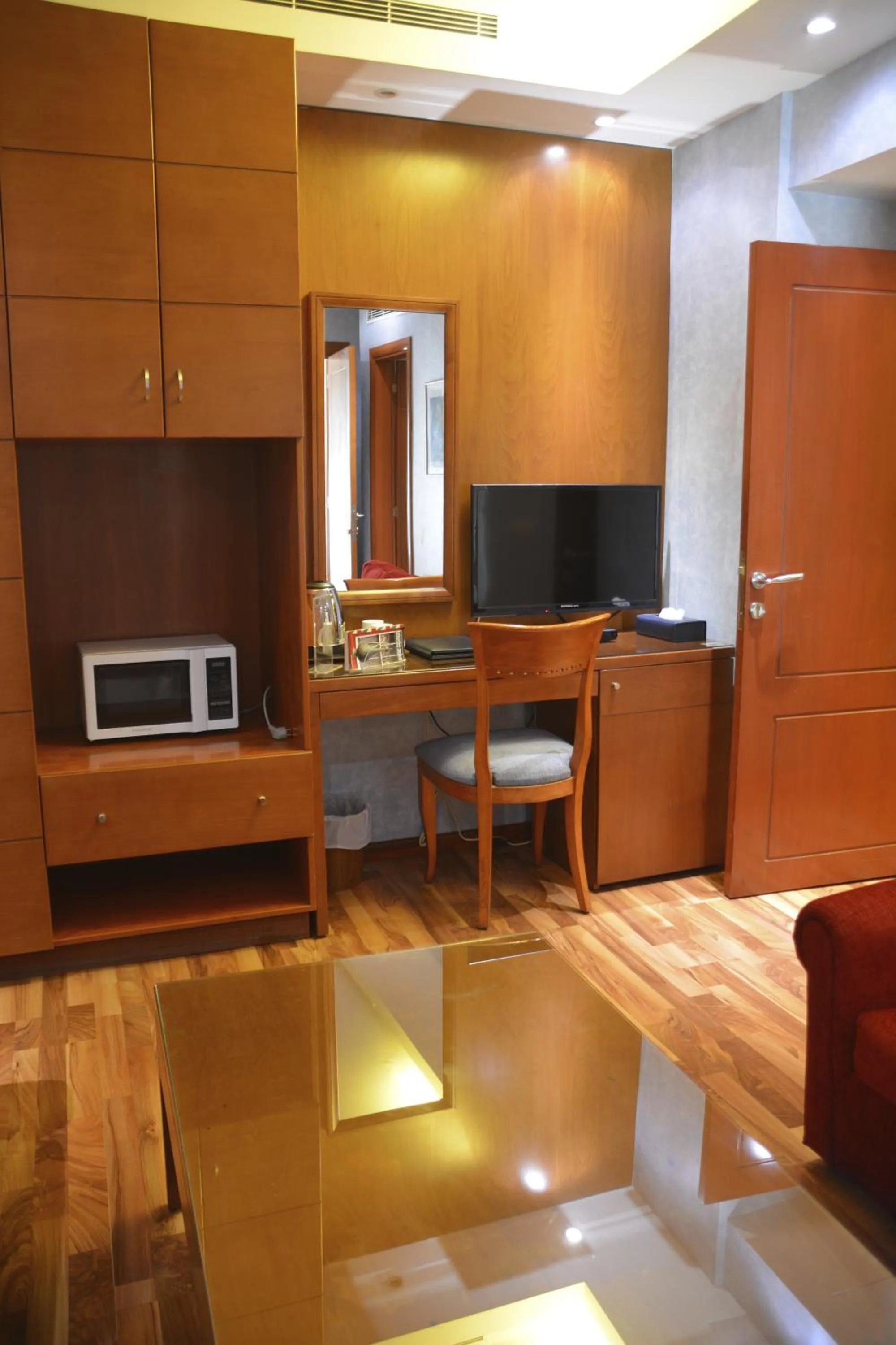 Photo of the whole room in Caesar's Park Hotel