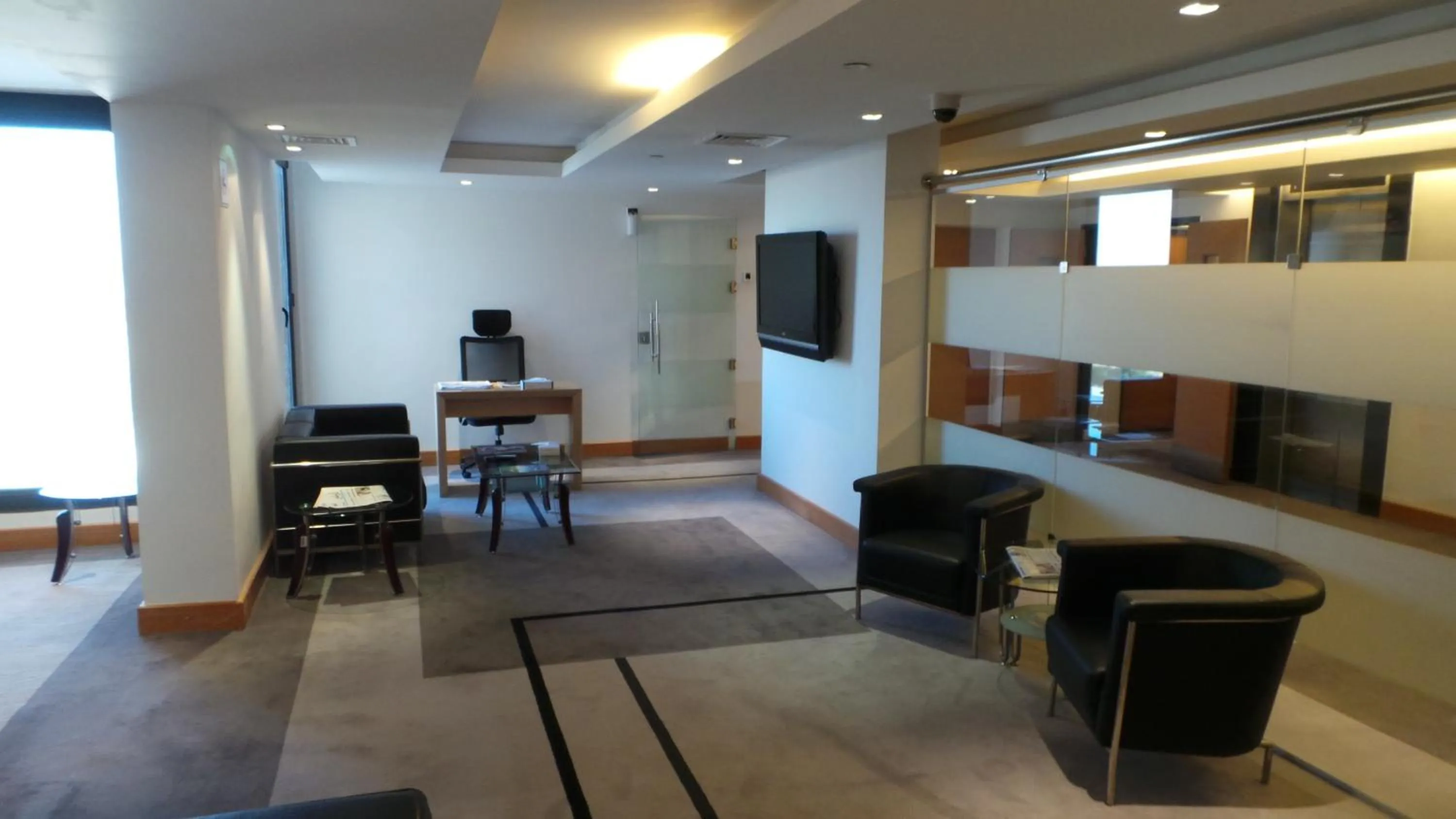 Living room in Amman Airport Hotel