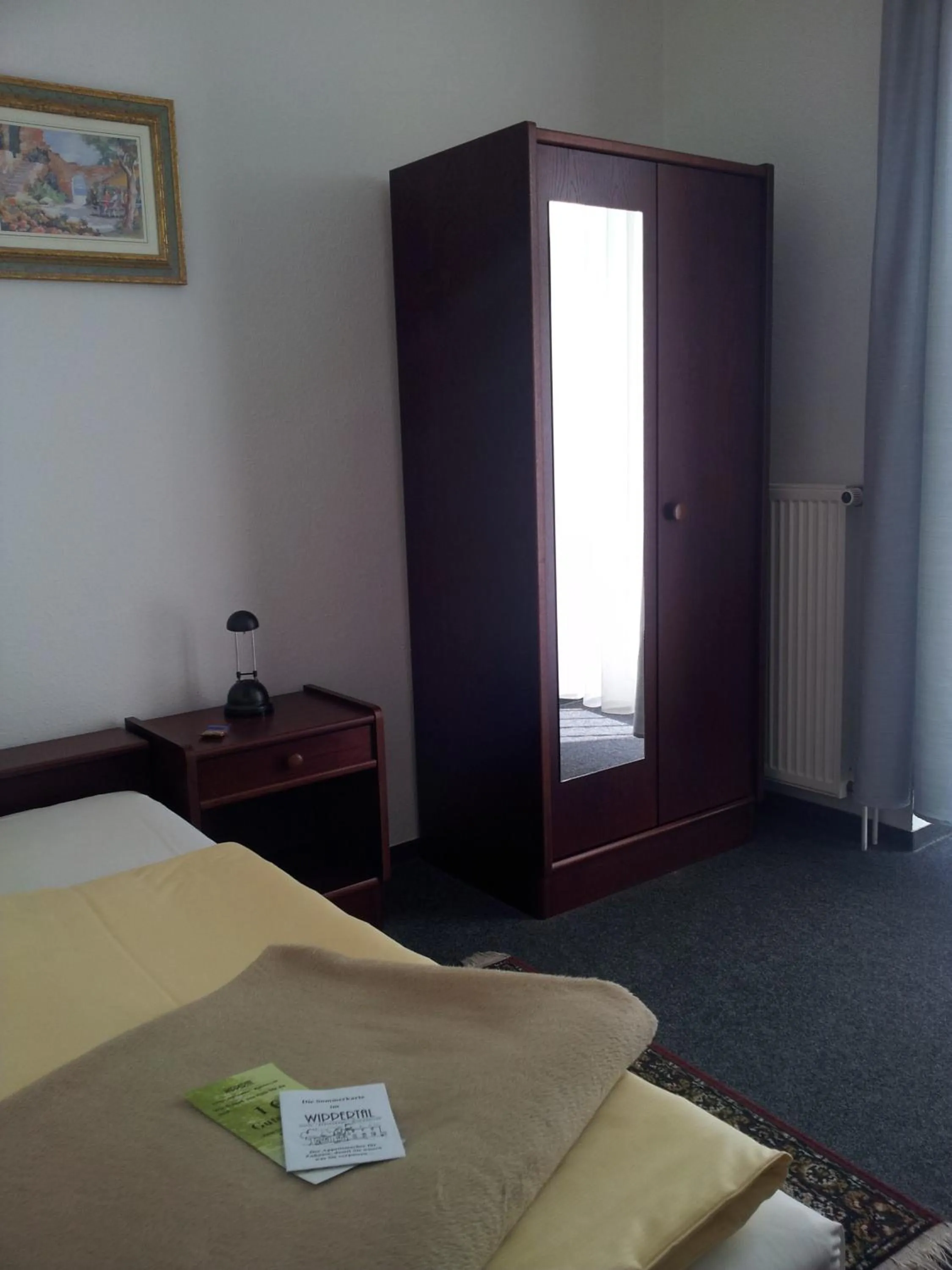 Bedroom, Bed in Hotel Wippertal - voll klimatisiert