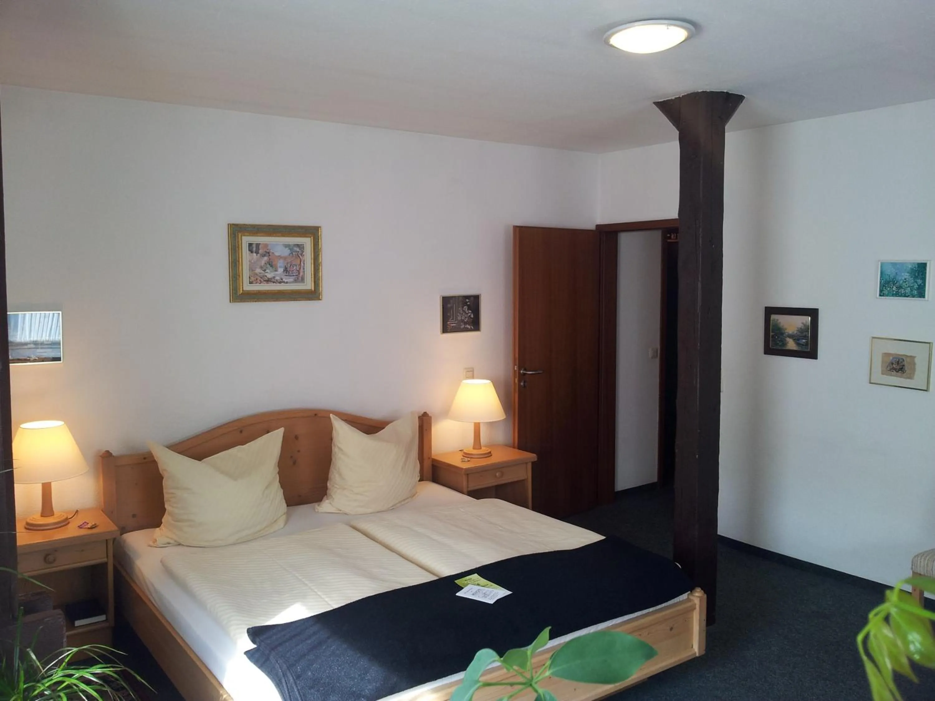 Bedroom, Bed in Hotel Wippertal - voll klimatisiert