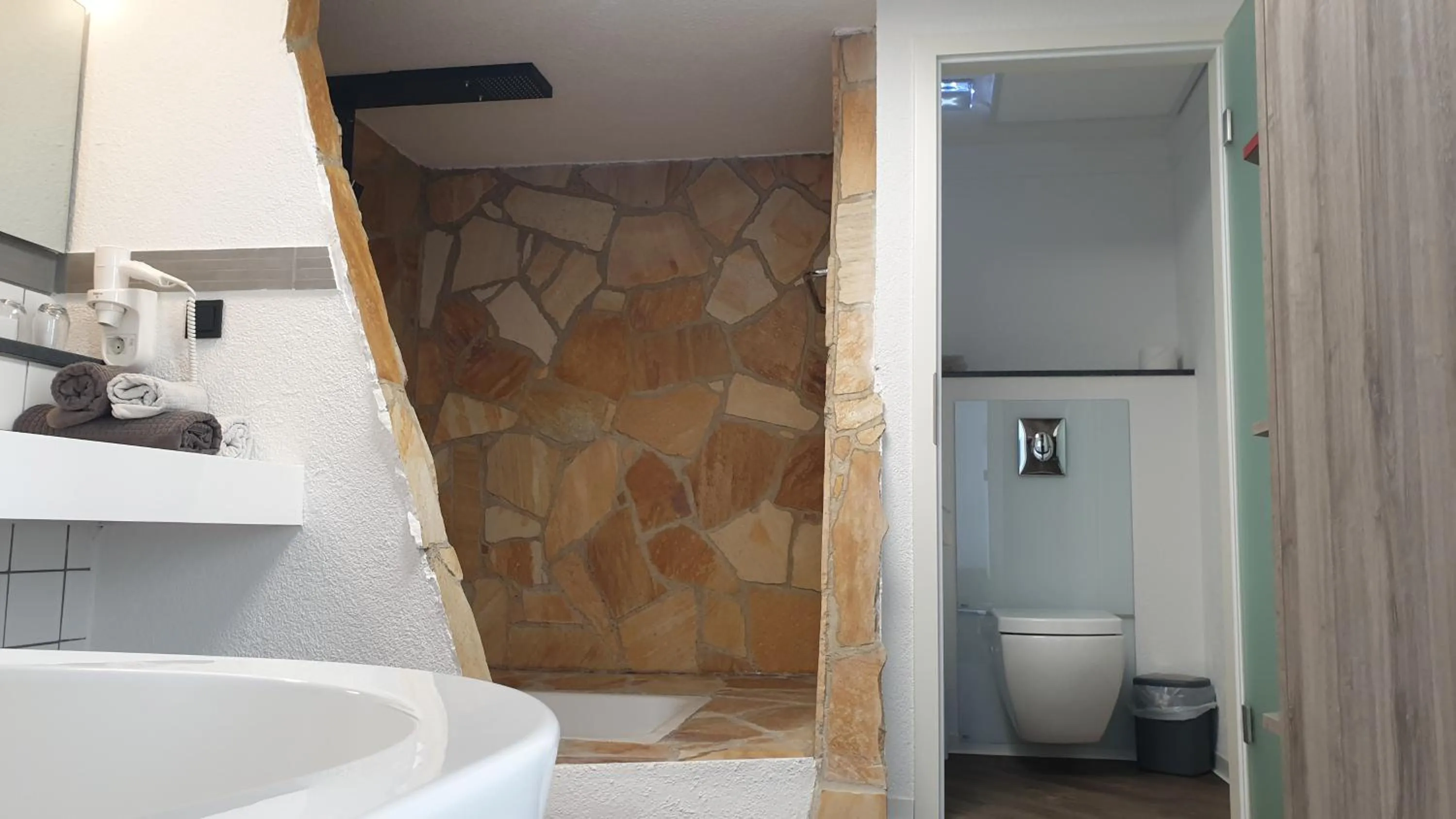 Bath in Hotel Wippertal - voll klimatisiert