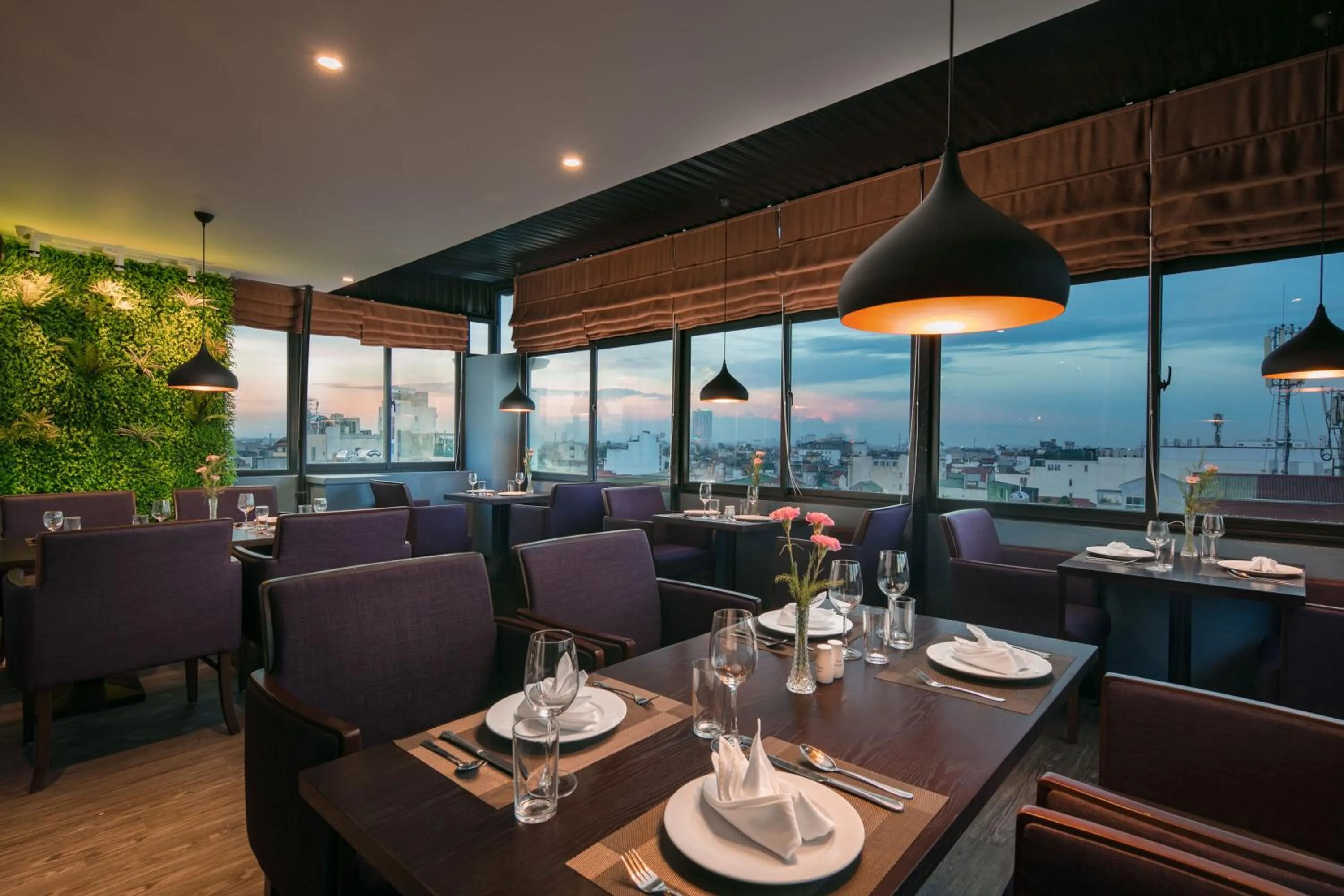 Restaurant/places to eat in Serene Boutique Hotel & Spa