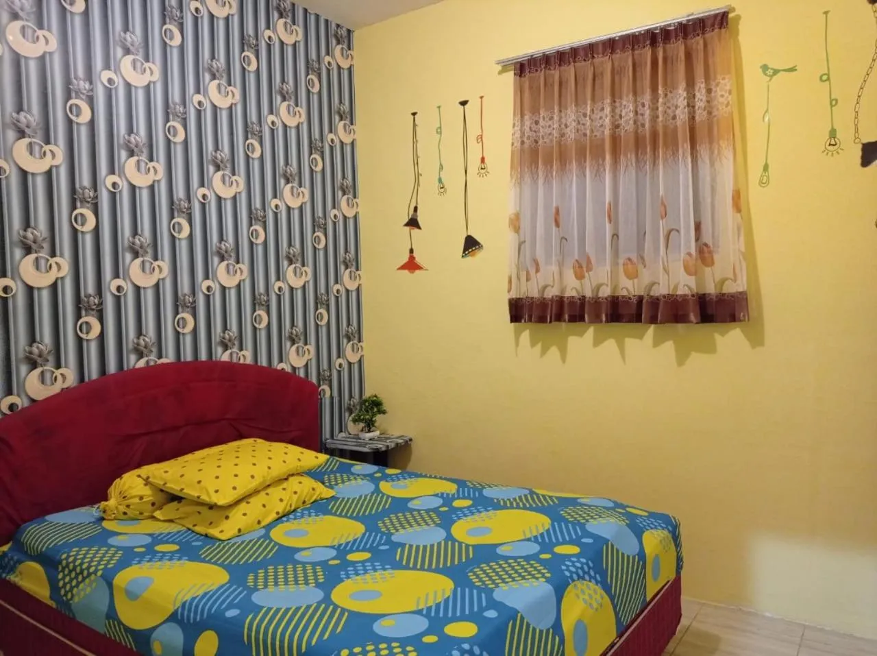 Bed in Puncak Pinus and Pool