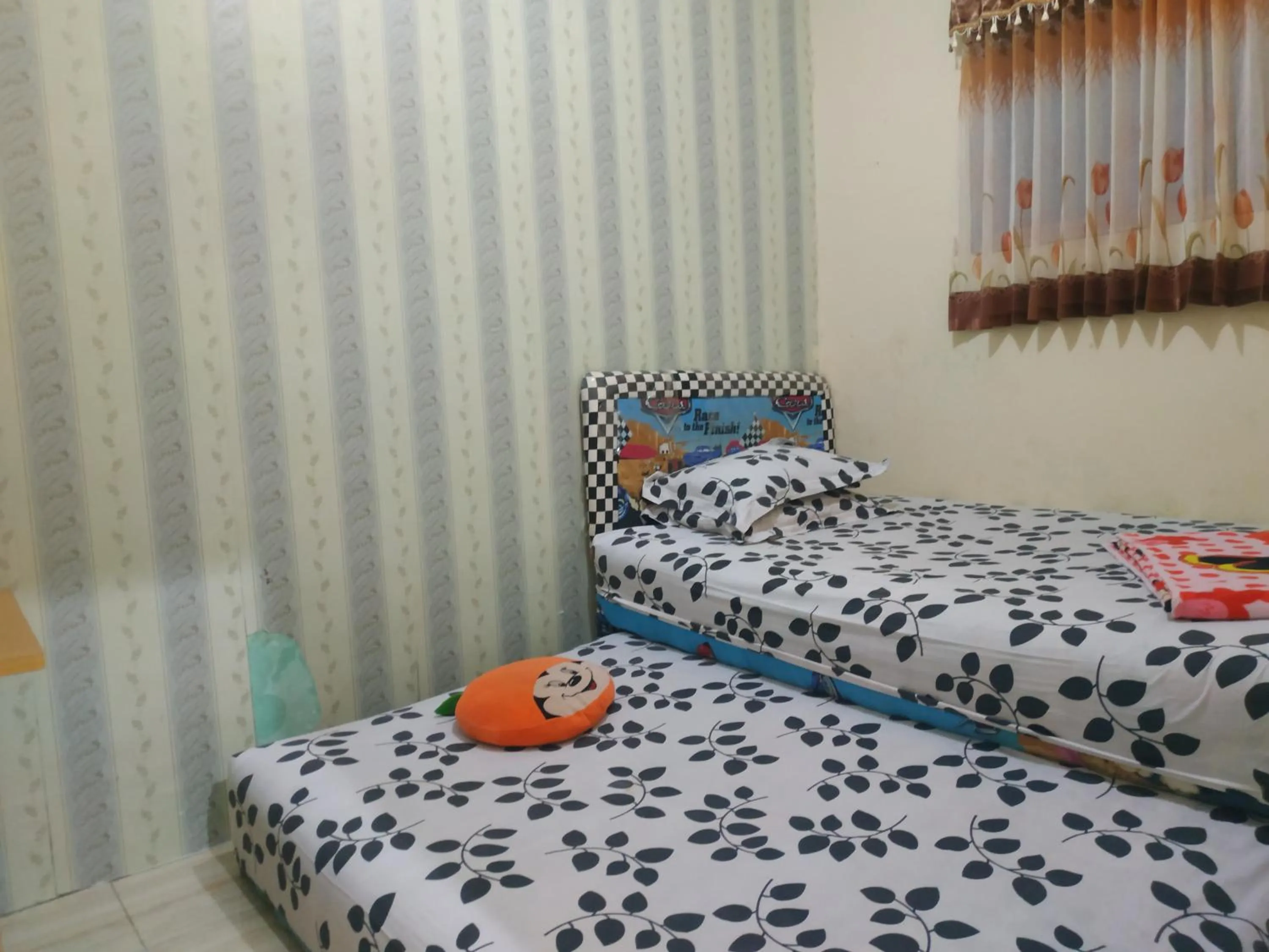 Bed in Puncak Pinus and Pool