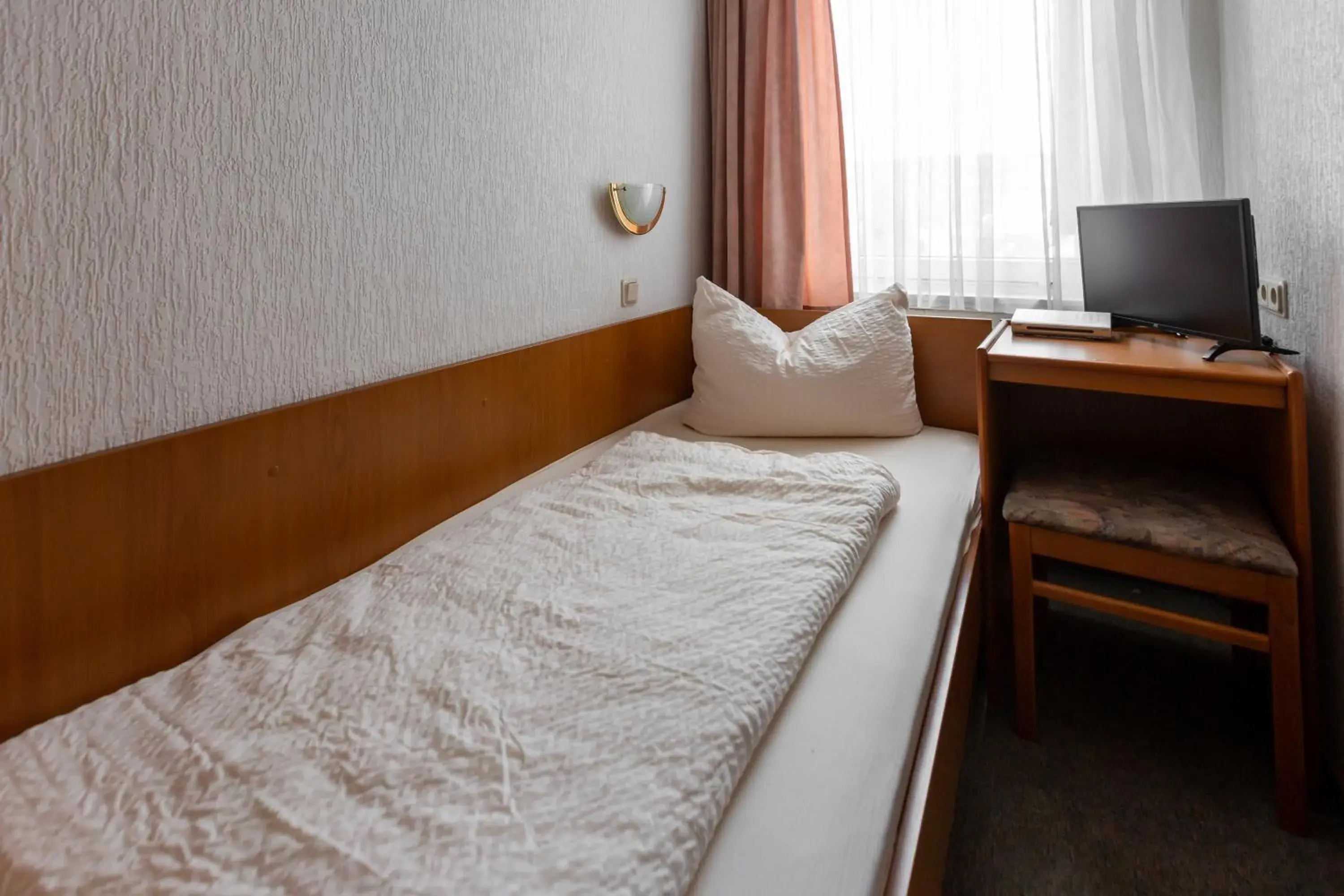 Single Room - single occupancy in Hotel Fröhlich-Höche Single Room - single occupancy in Hotel Fröhlich-Höche