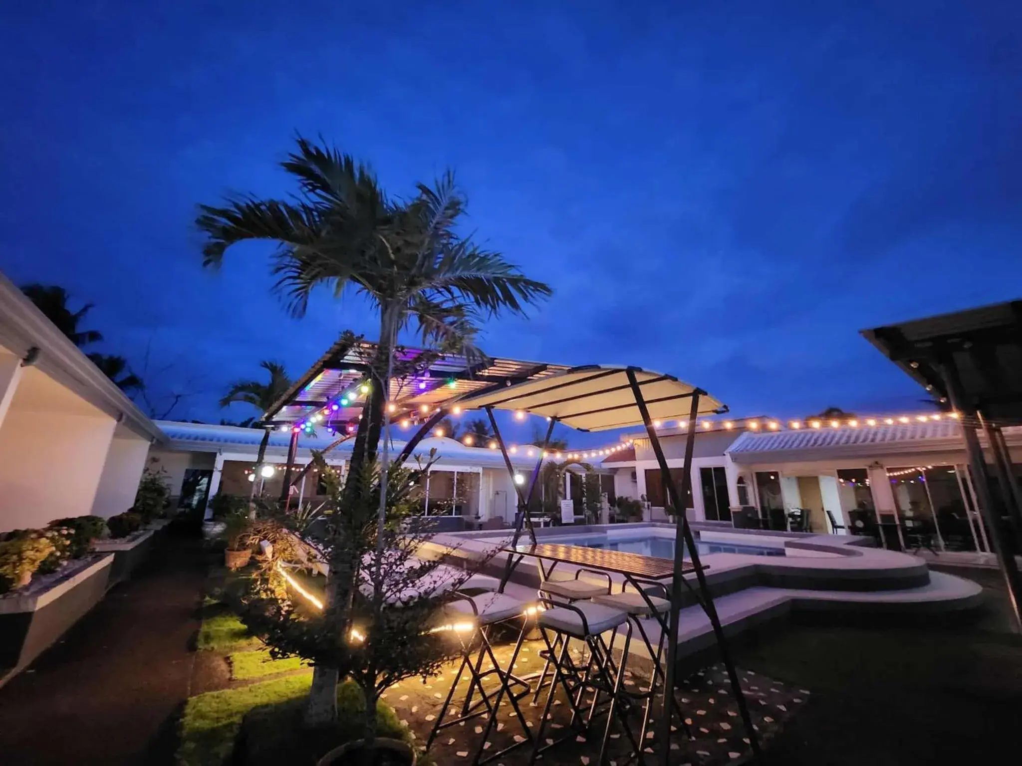 Swimming pool in Villa Del Pueblo Inn Swimming pool in Villa Del Pueblo Inn