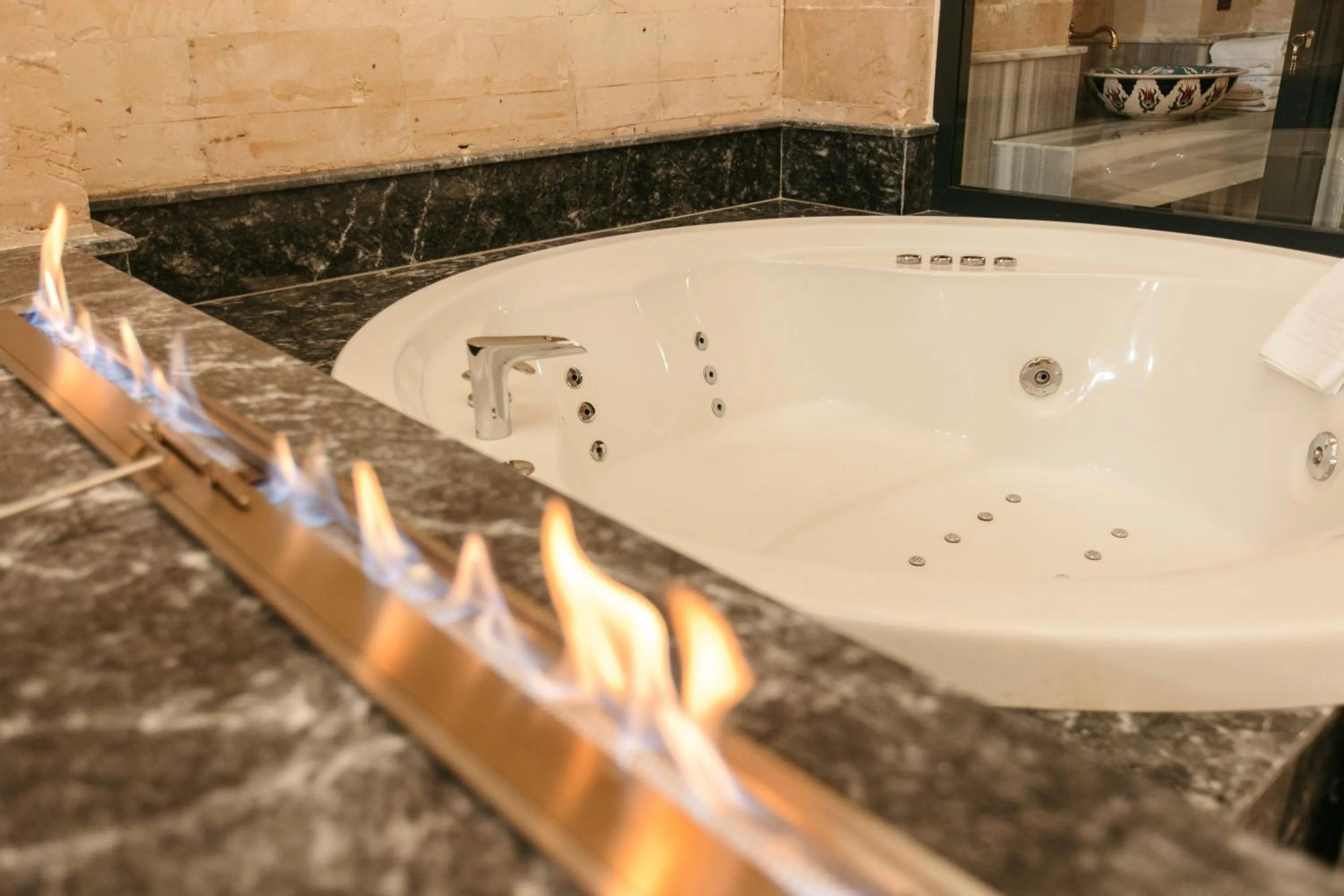 Hot Tub in Maridin Hotel