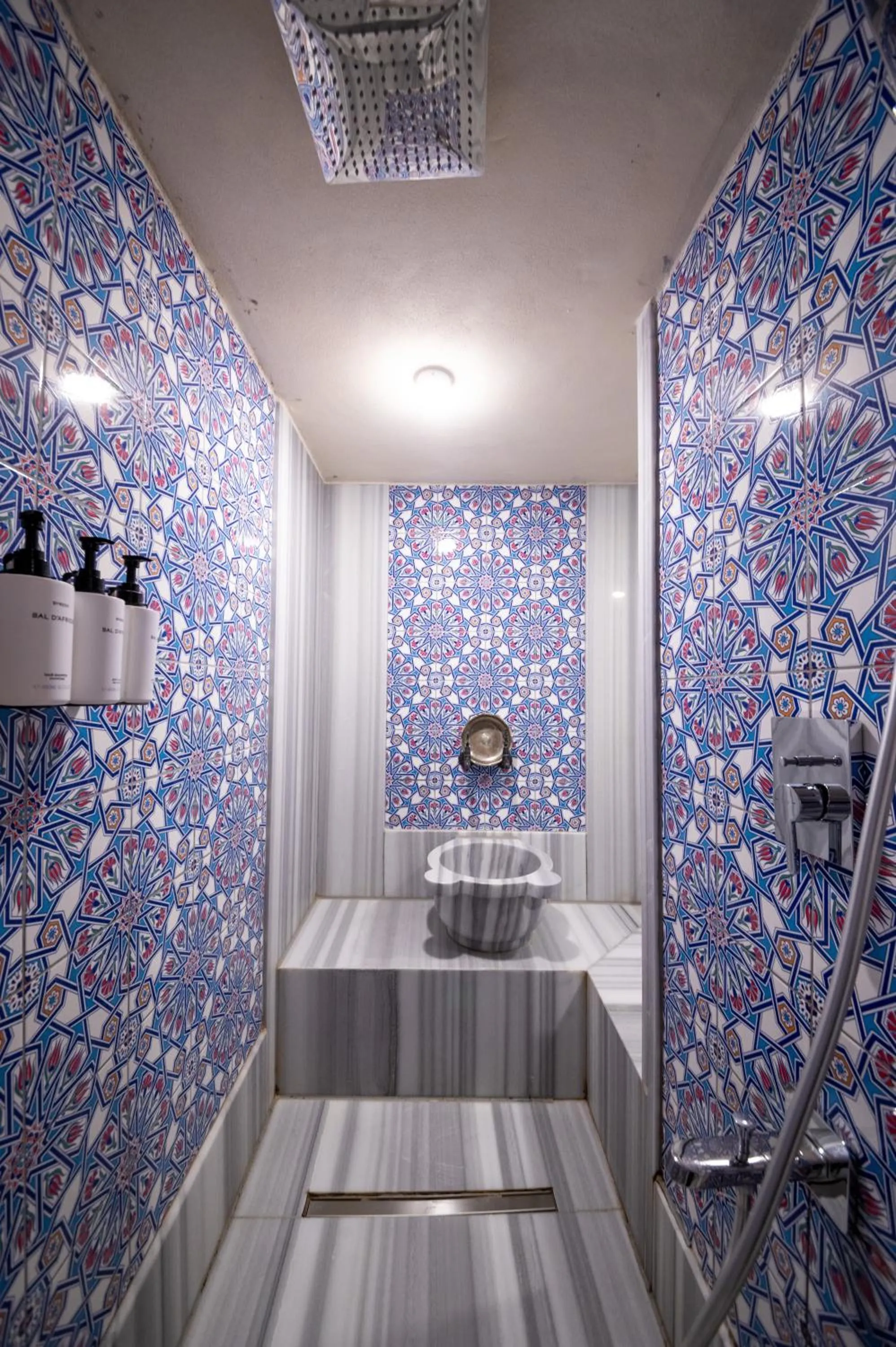 Shower in Maridin Hotel