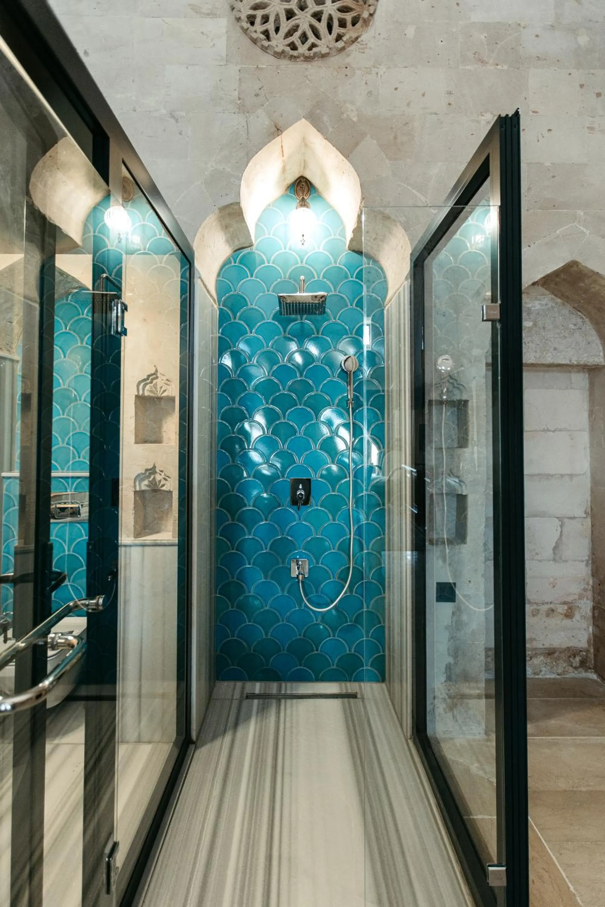 Shower in Maridin Hotel