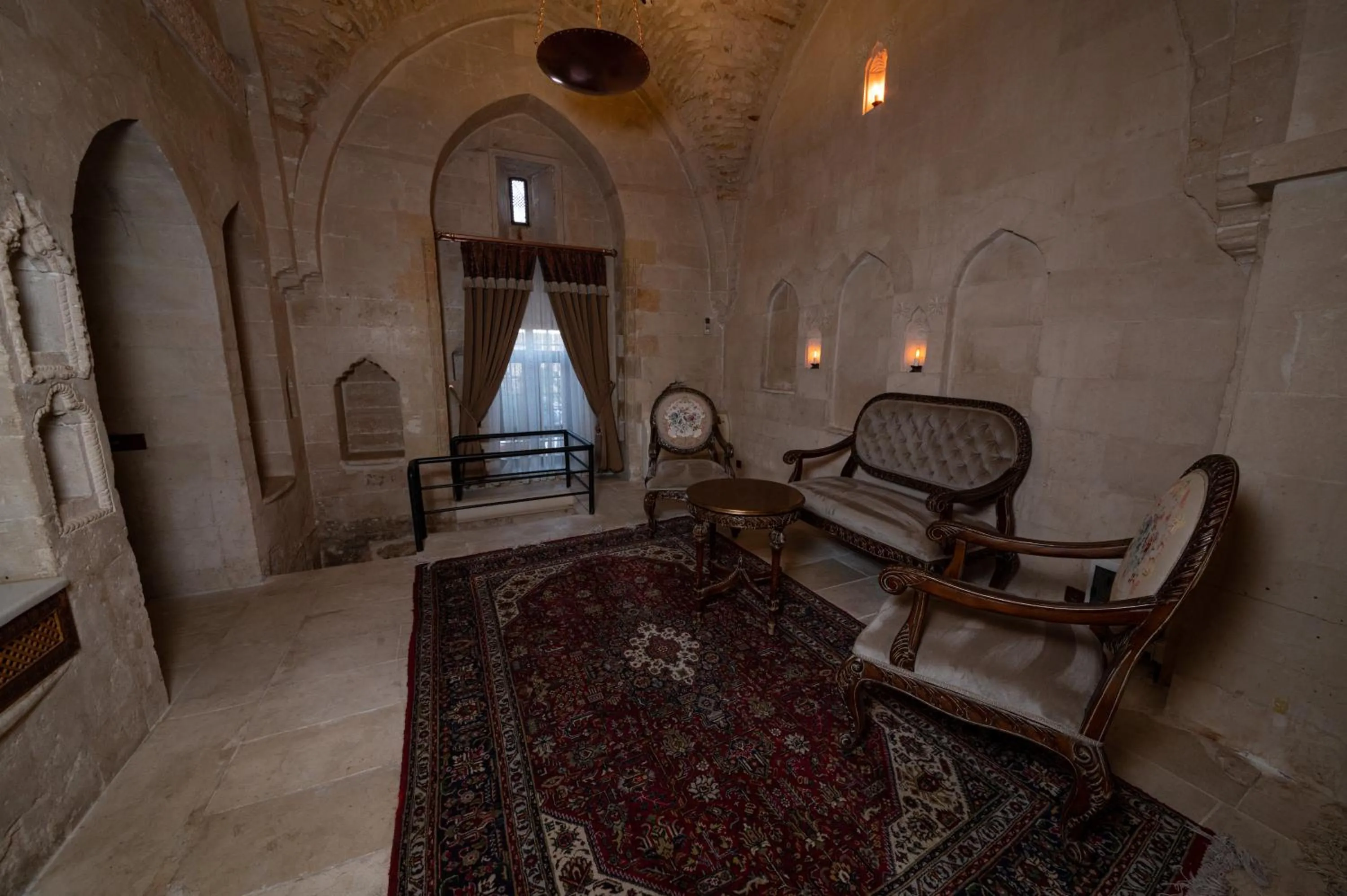 Seating area in Maridin Hotel
