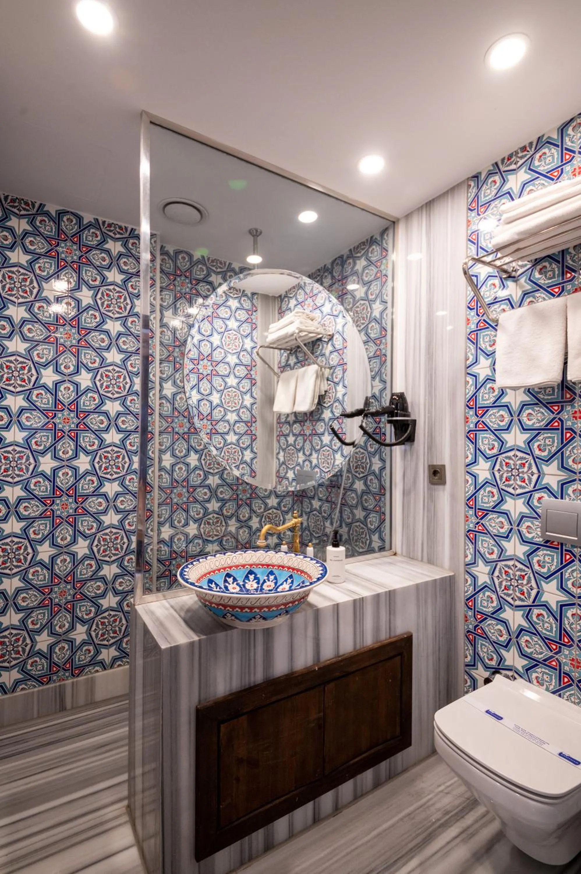 Shower in Maridin Hotel