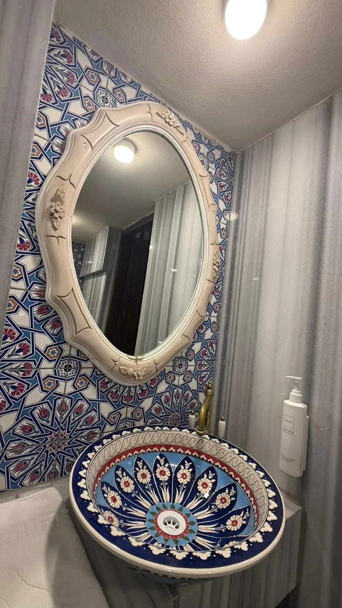 Shower in Maridin Hotel