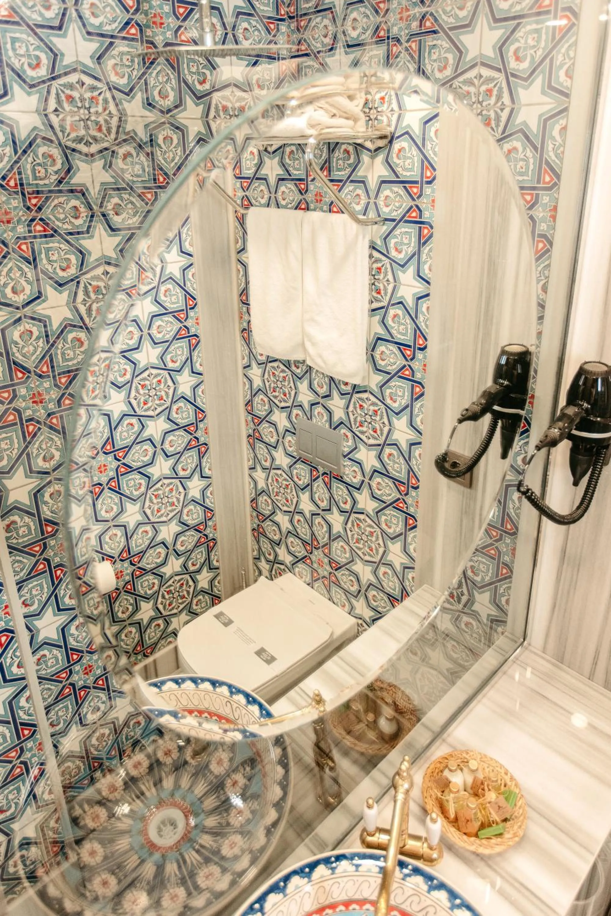 Bathroom in Maridin Hotel