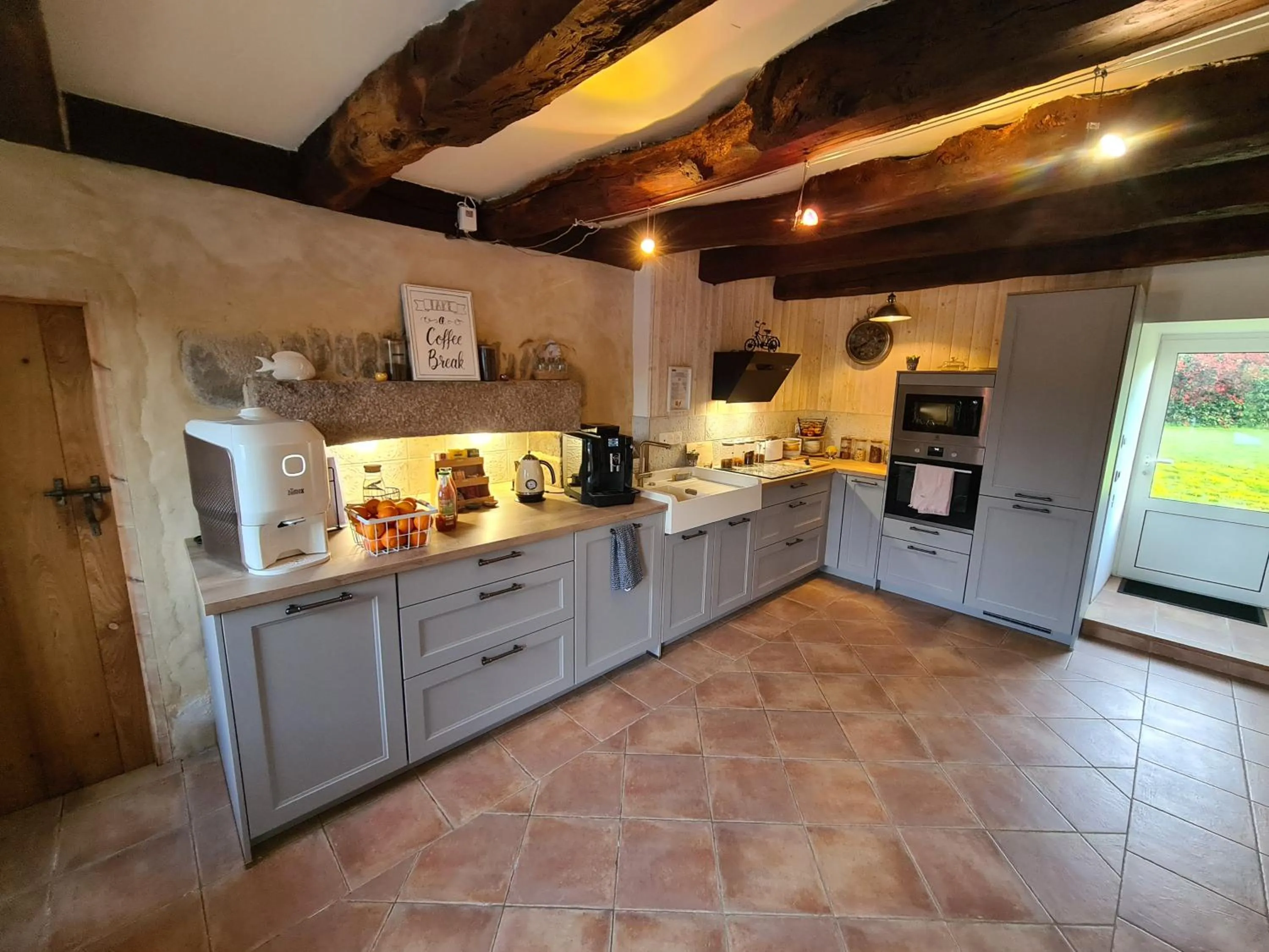 Kitchen or kitchenette in Kêr Neizh Breizh - Gîtes de Charme - Le Petit Châtelier