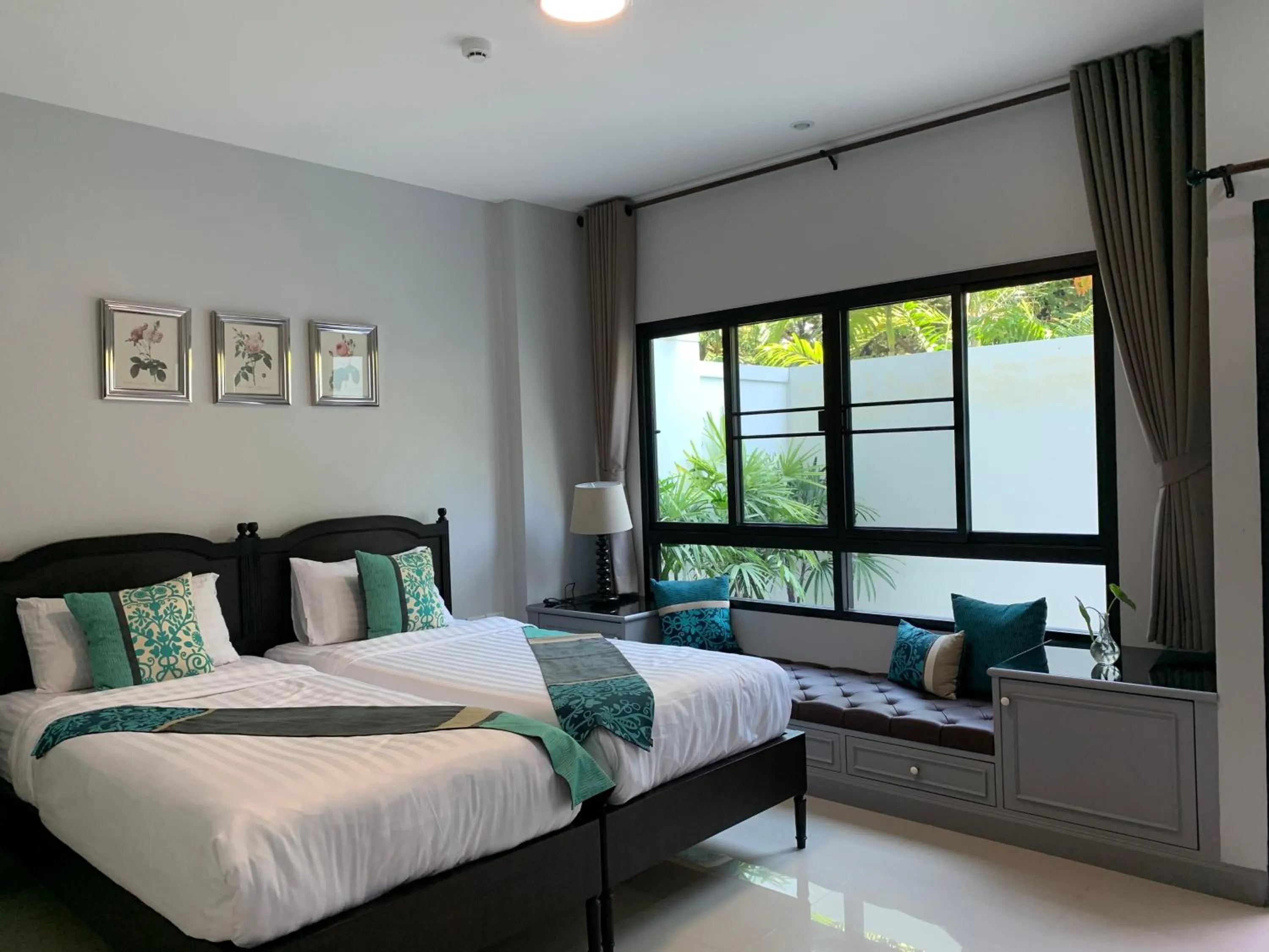 Bed in Triple Trees Residence former Double Tree Residence