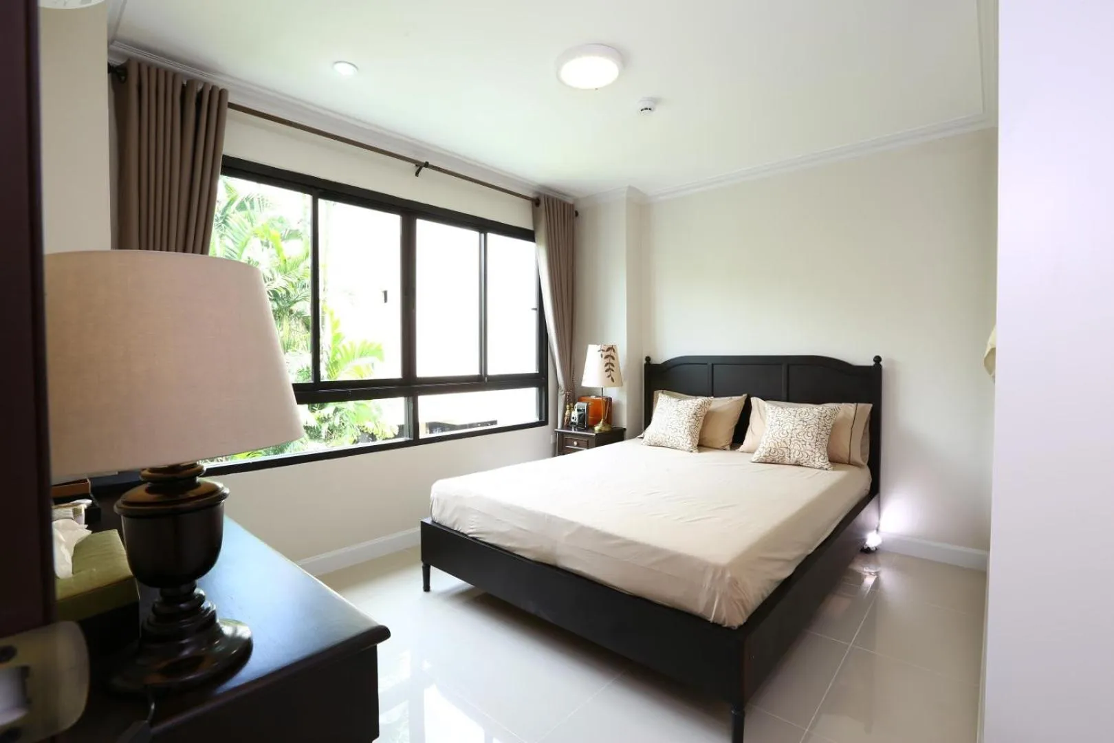 Bed in Triple Trees Residence former Double Tree Residence