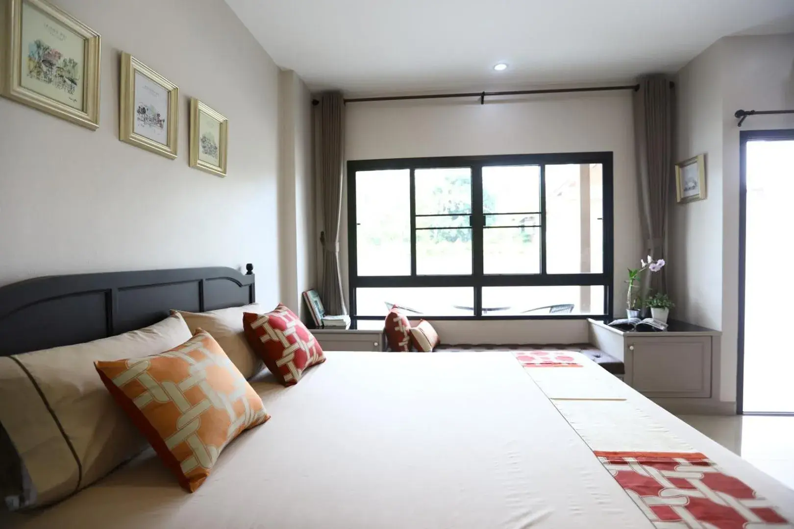 Bed in Triple Trees Residence former Double Tree Residence Bed in Triple Trees Residence former Double Tree Residence