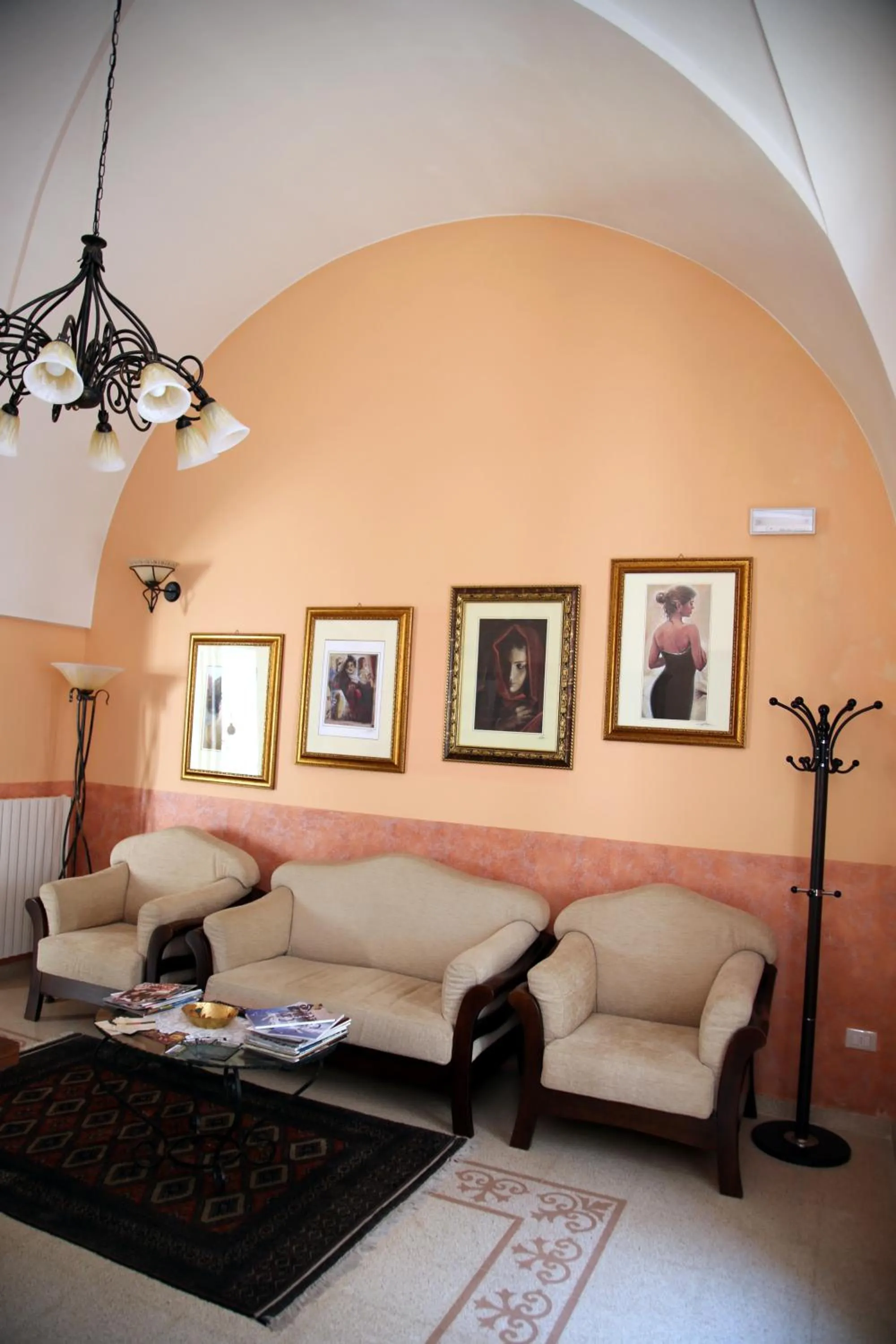 Communal lounge/ TV room in B&B Borgosolare