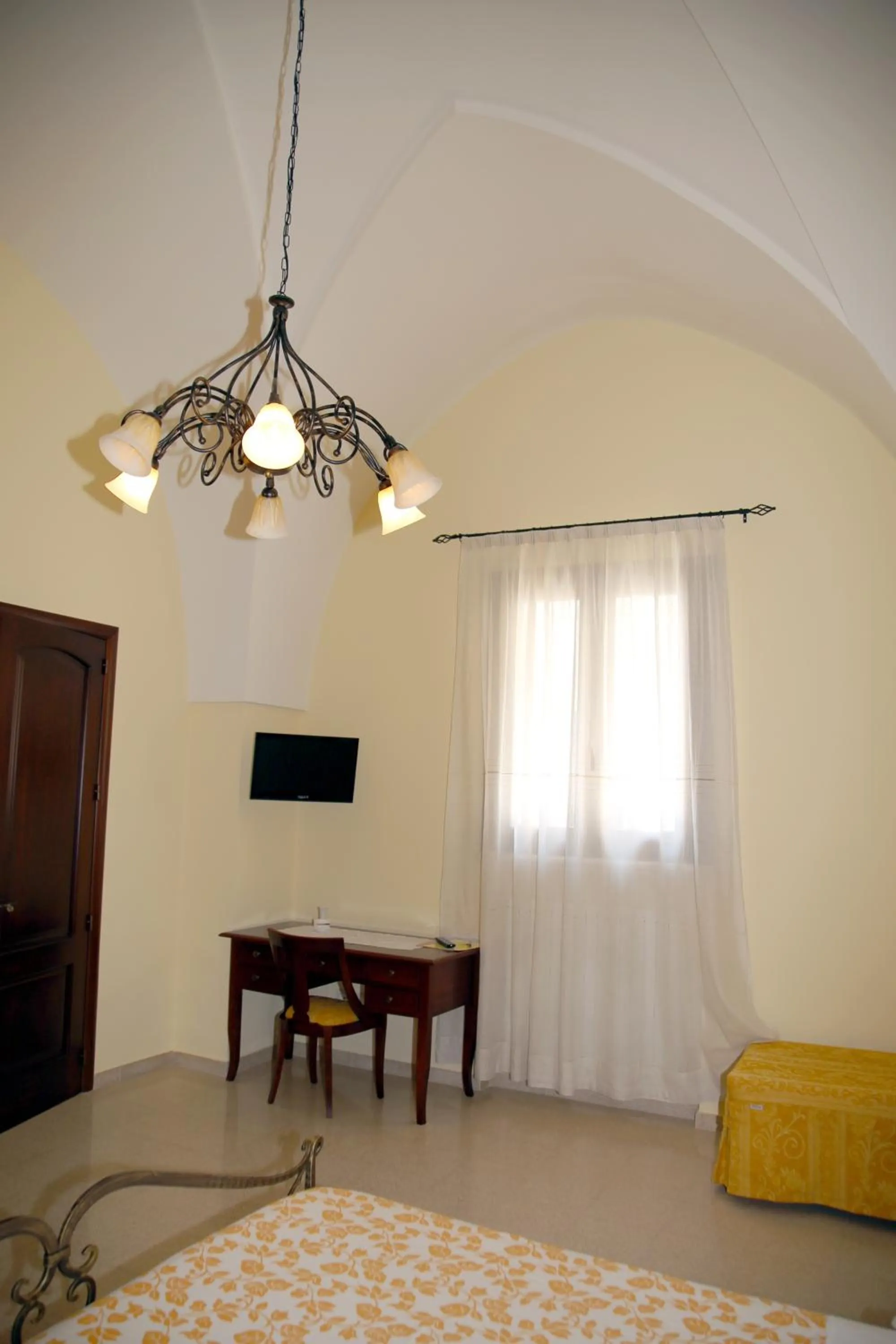 TV and multimedia, Bed in B&B Borgosolare