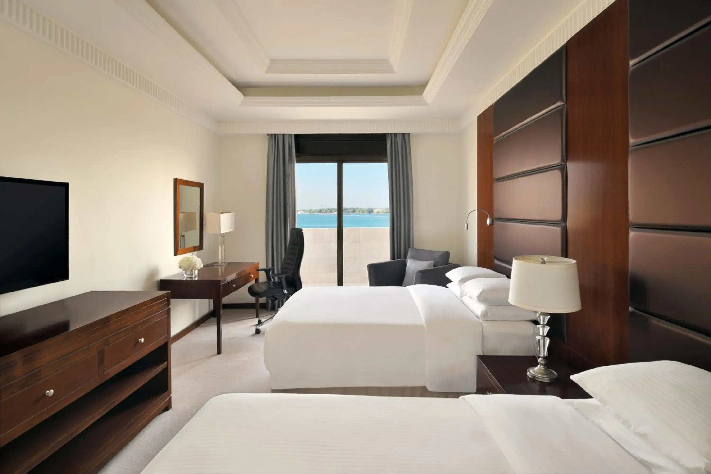 TV and multimedia, Bed in InterContinental Jeddah by IHG TV and multimedia, Bed in InterContinental Jeddah by IHG